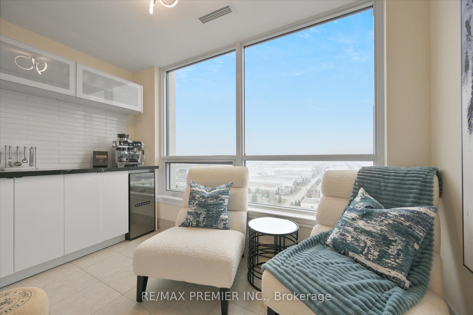 9075 Jane Street #1807