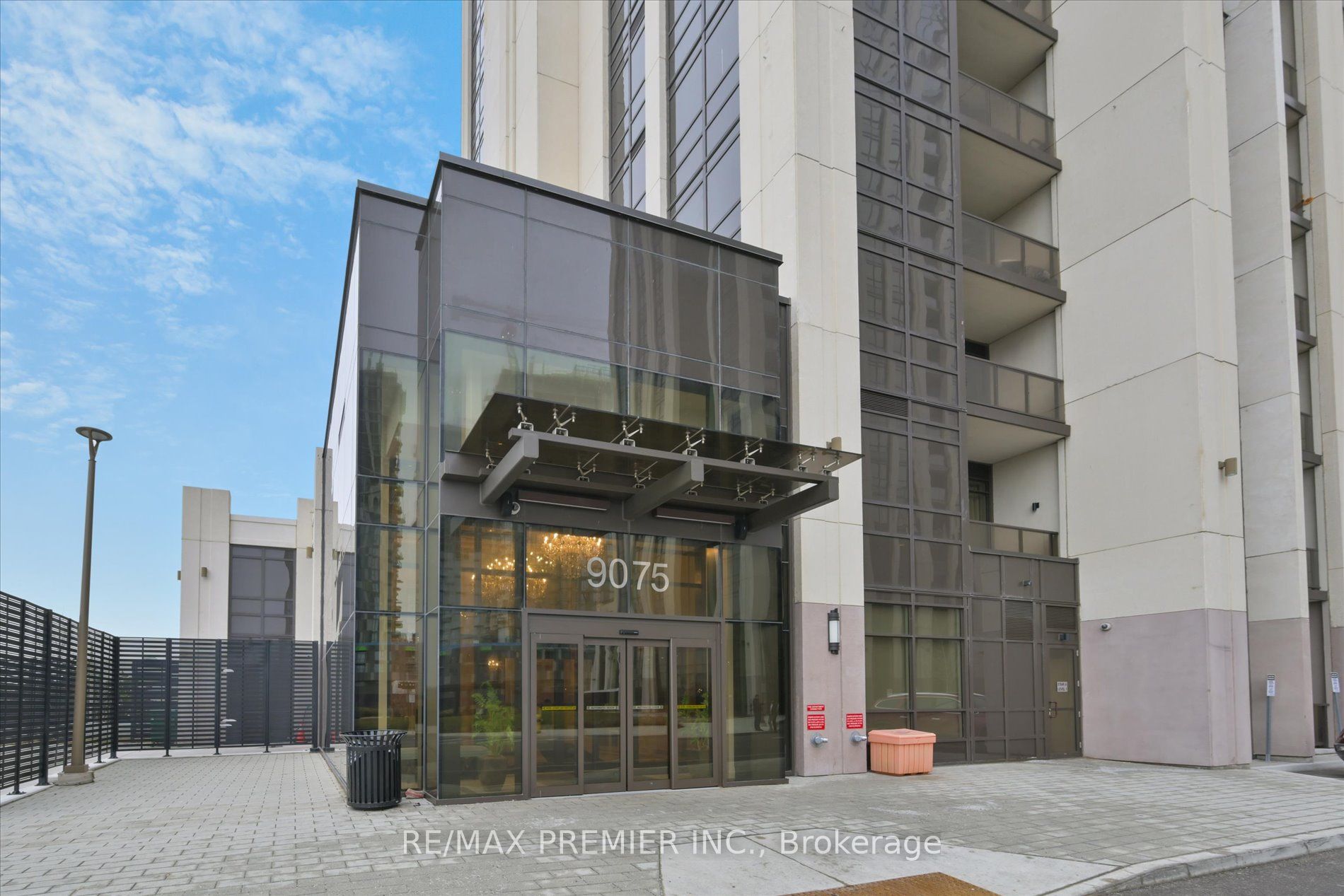 9075 Jane Street #1807