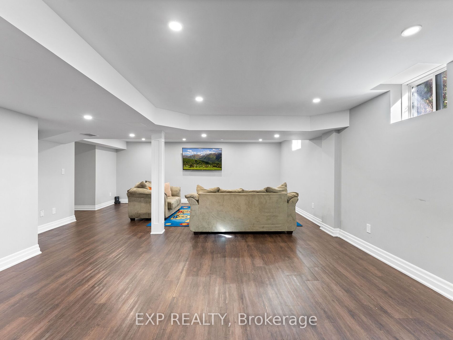 56 Kidd Crescent