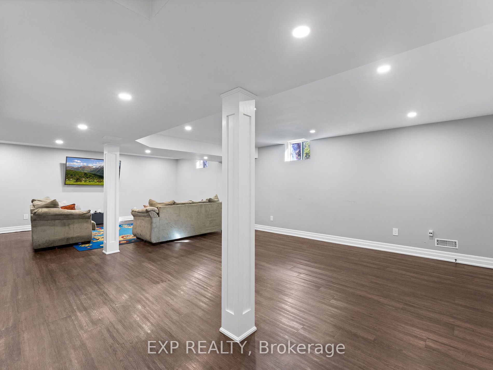 56 Kidd Crescent