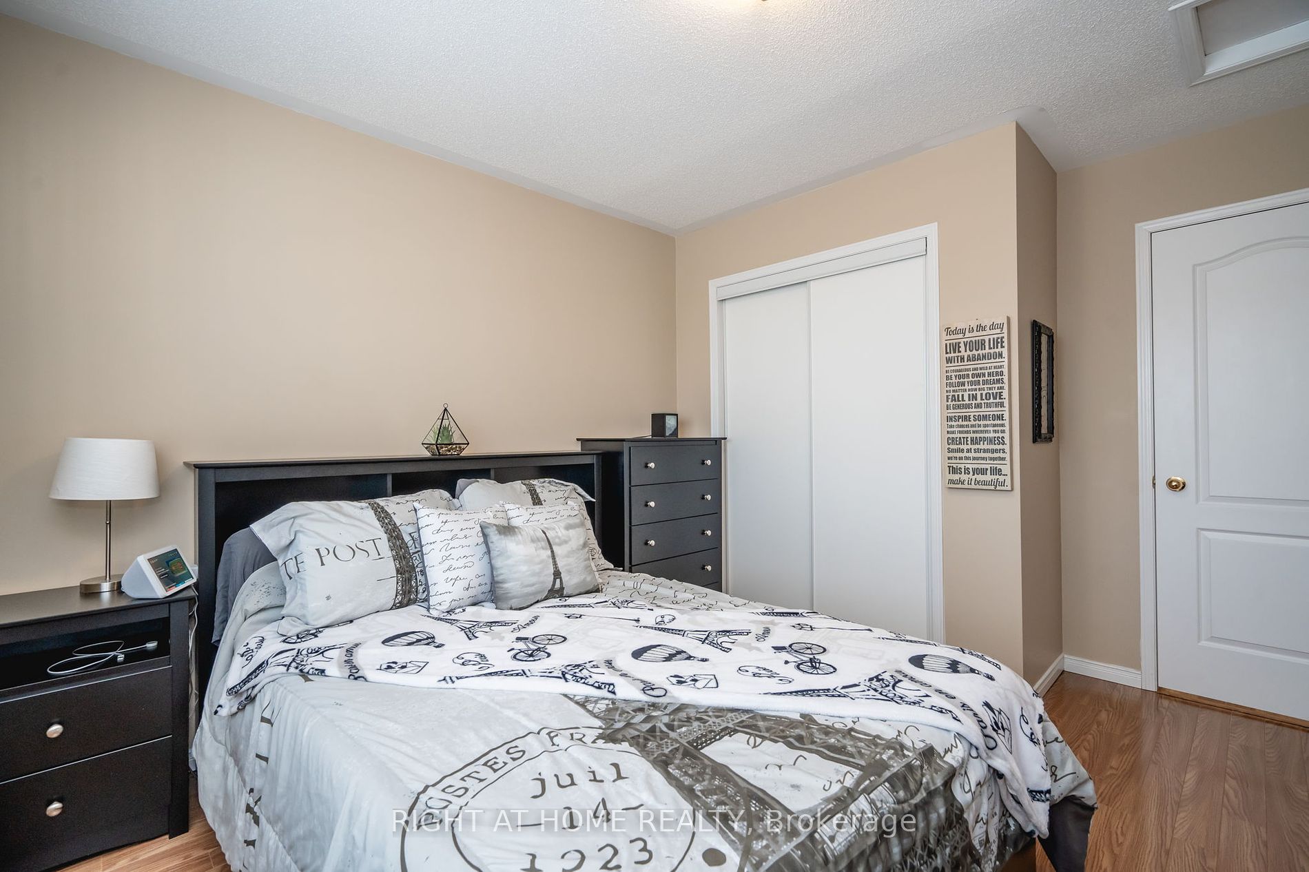 77 Maplewood Dr