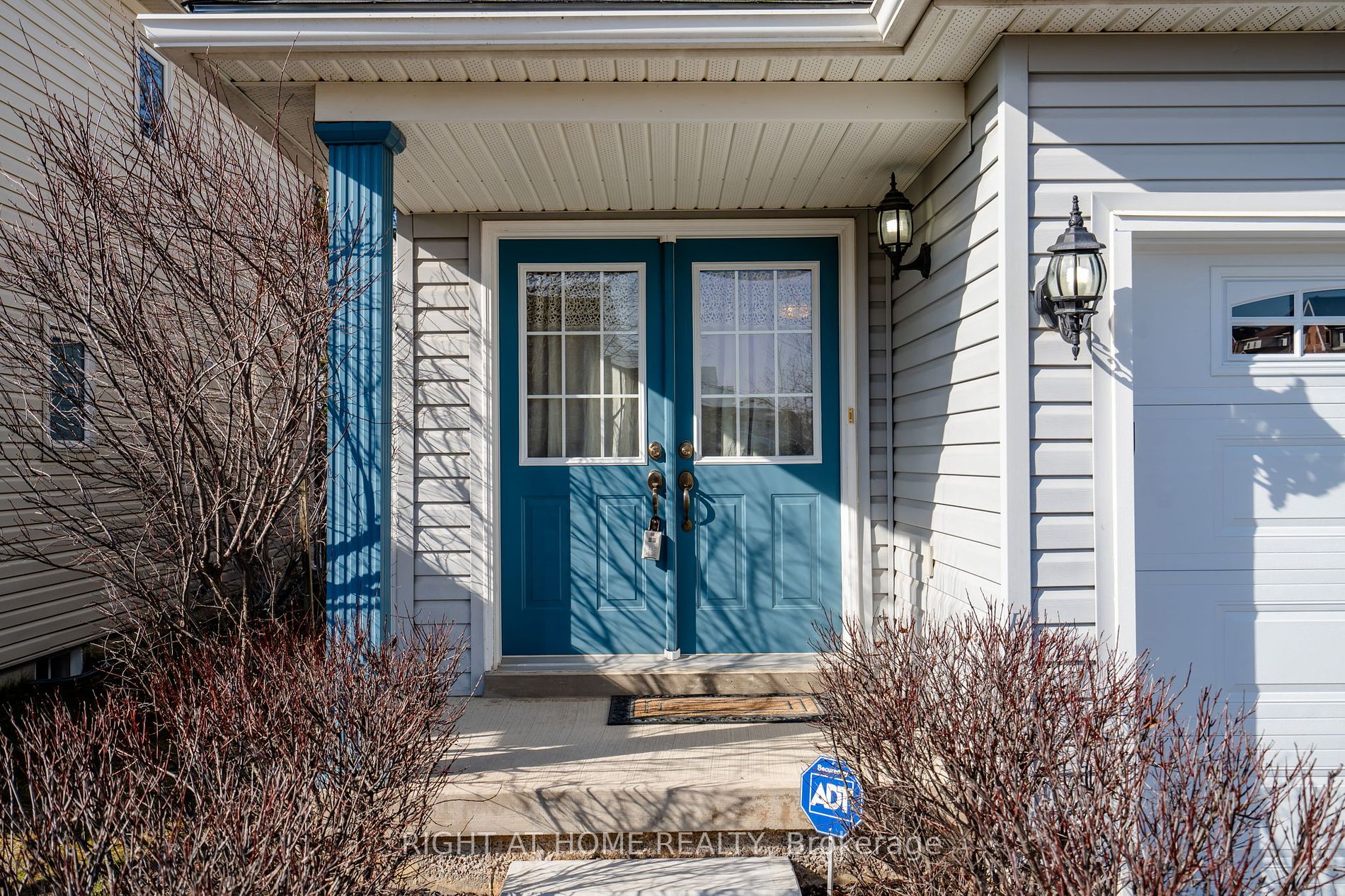 77 Maplewood Dr