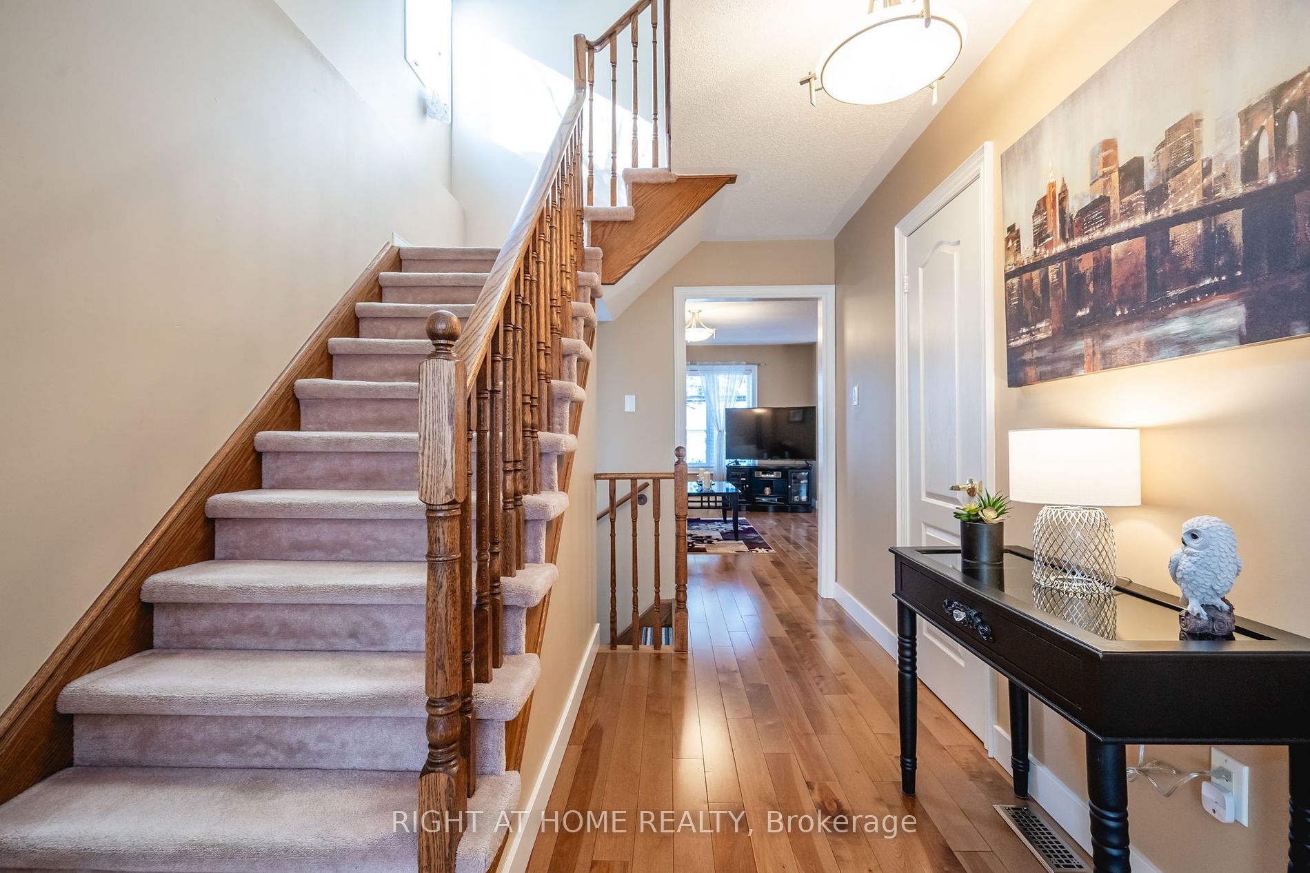 77 Maplewood Dr