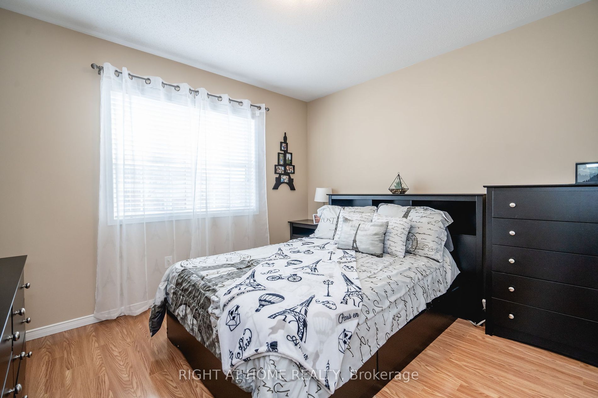 77 Maplewood Dr