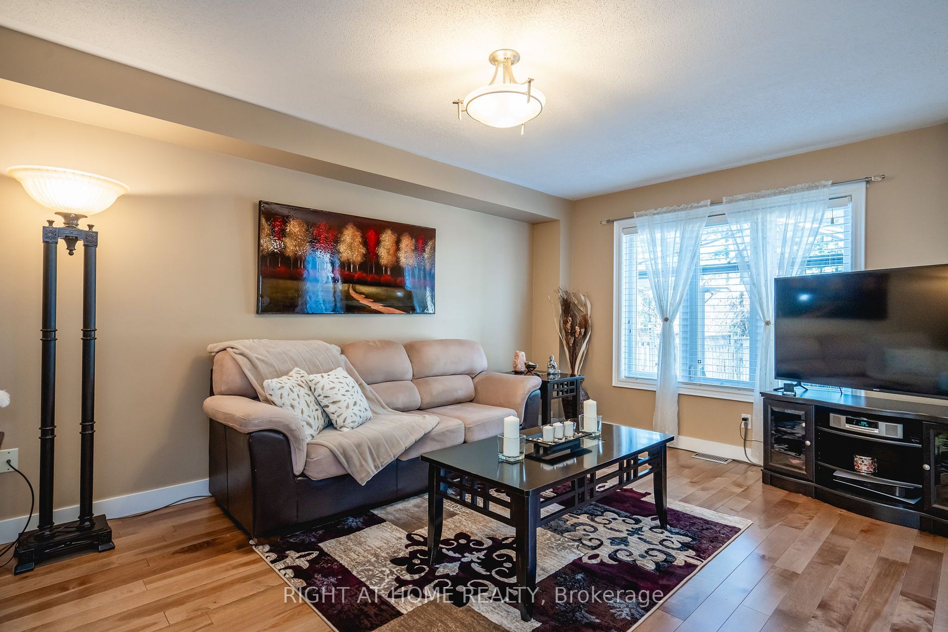 77 Maplewood Dr