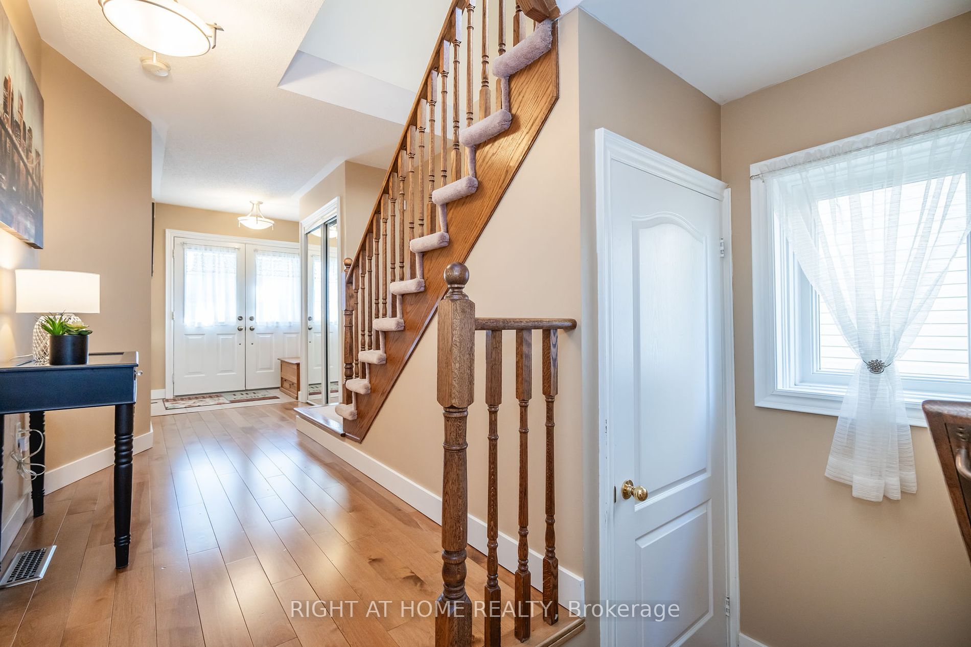 77 Maplewood Dr