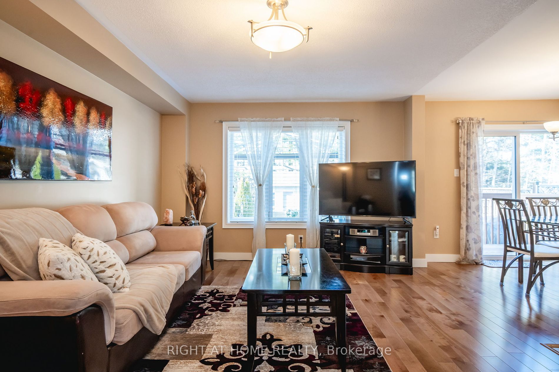 77 Maplewood Dr