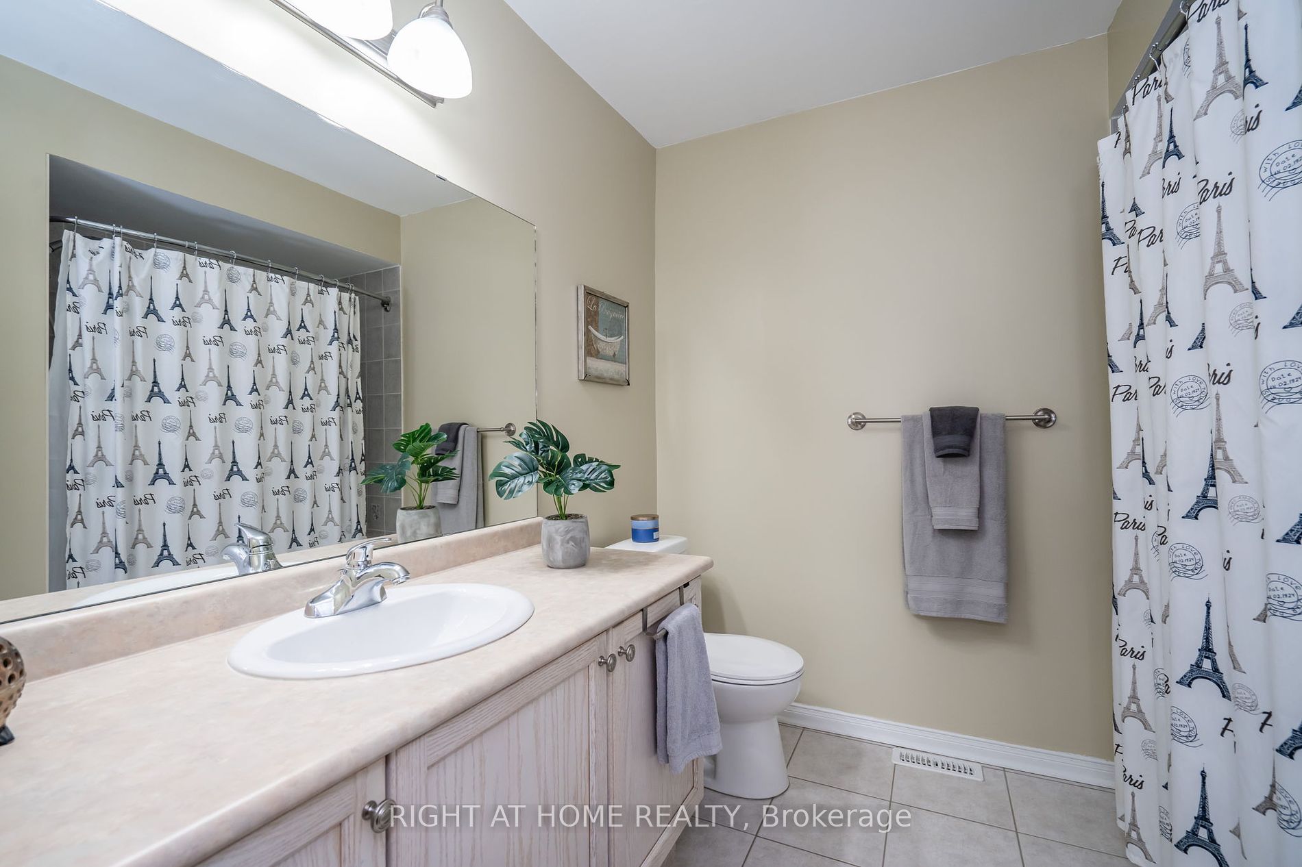 77 Maplewood Dr