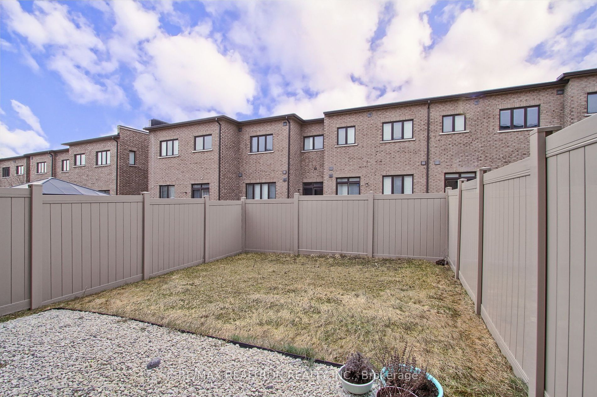 419 Elyse Crt