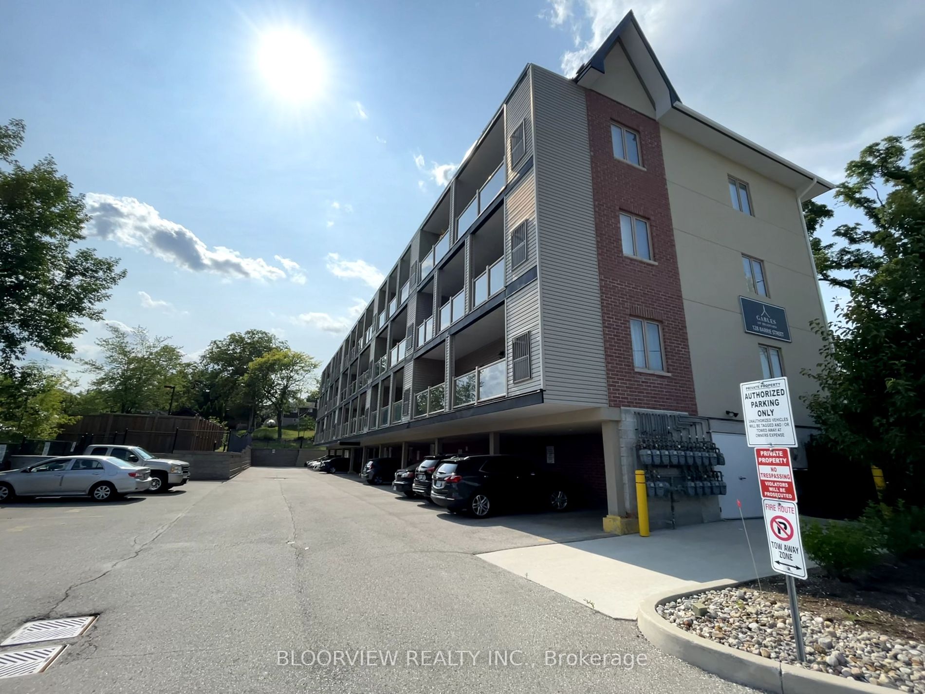 128 Barrie St, #105