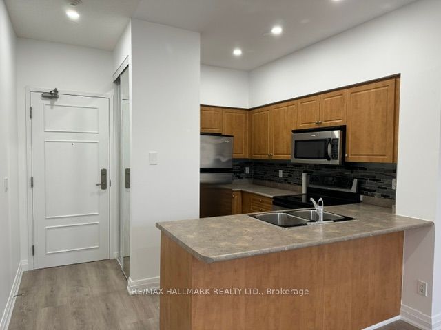 350 Red Maple Road, #101