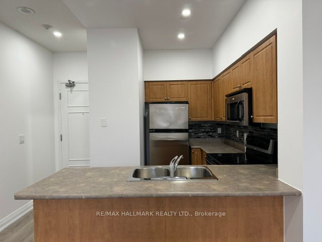 350 Red Maple Road, #101