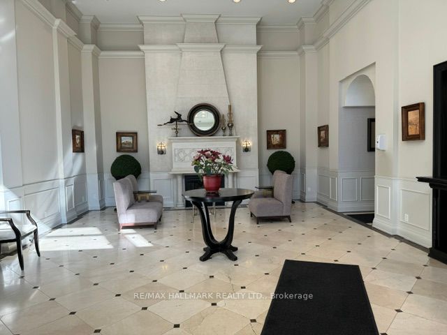 350 Red Maple Road, #101