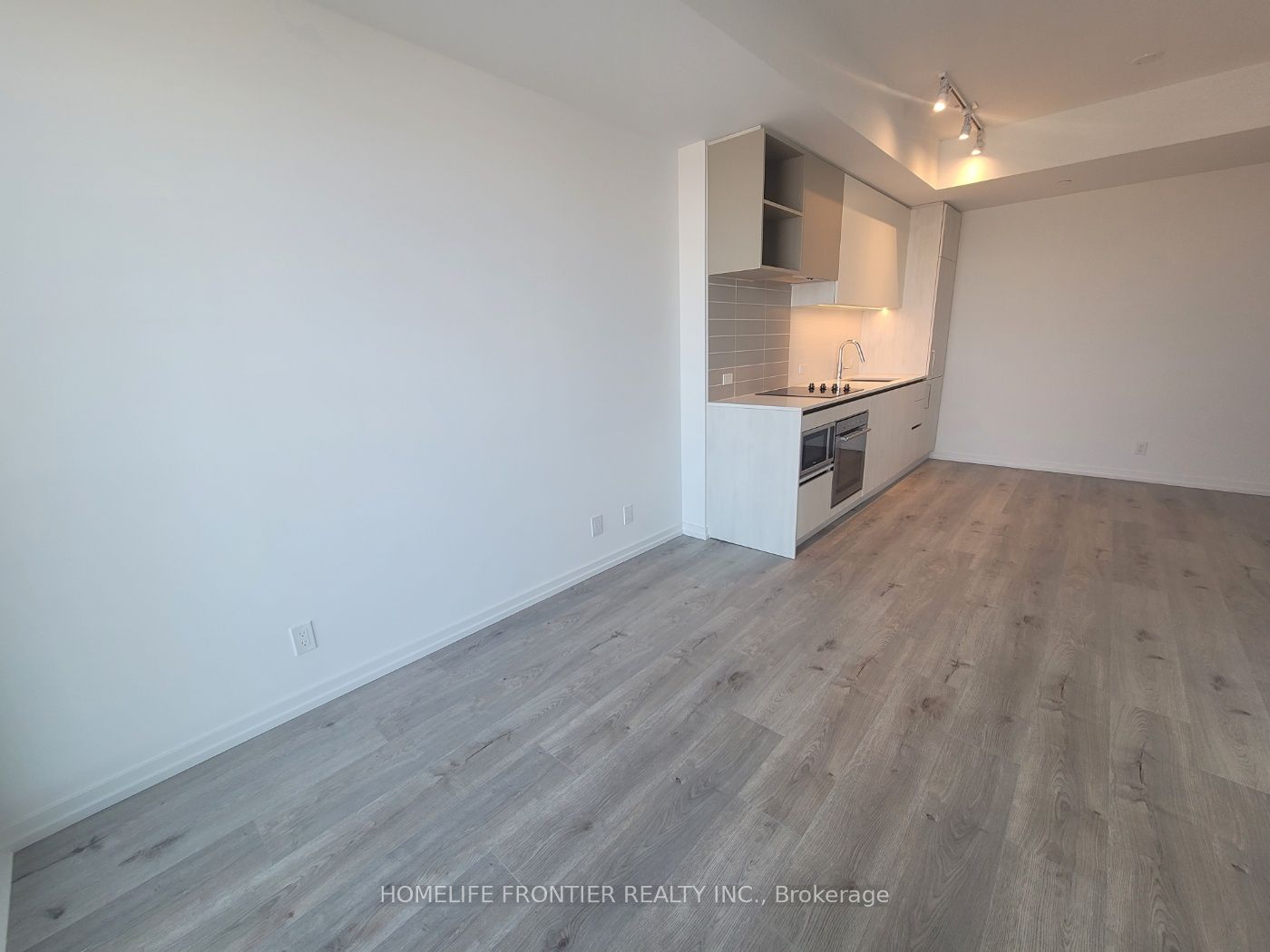 1000 Portage Pkwy, #1615