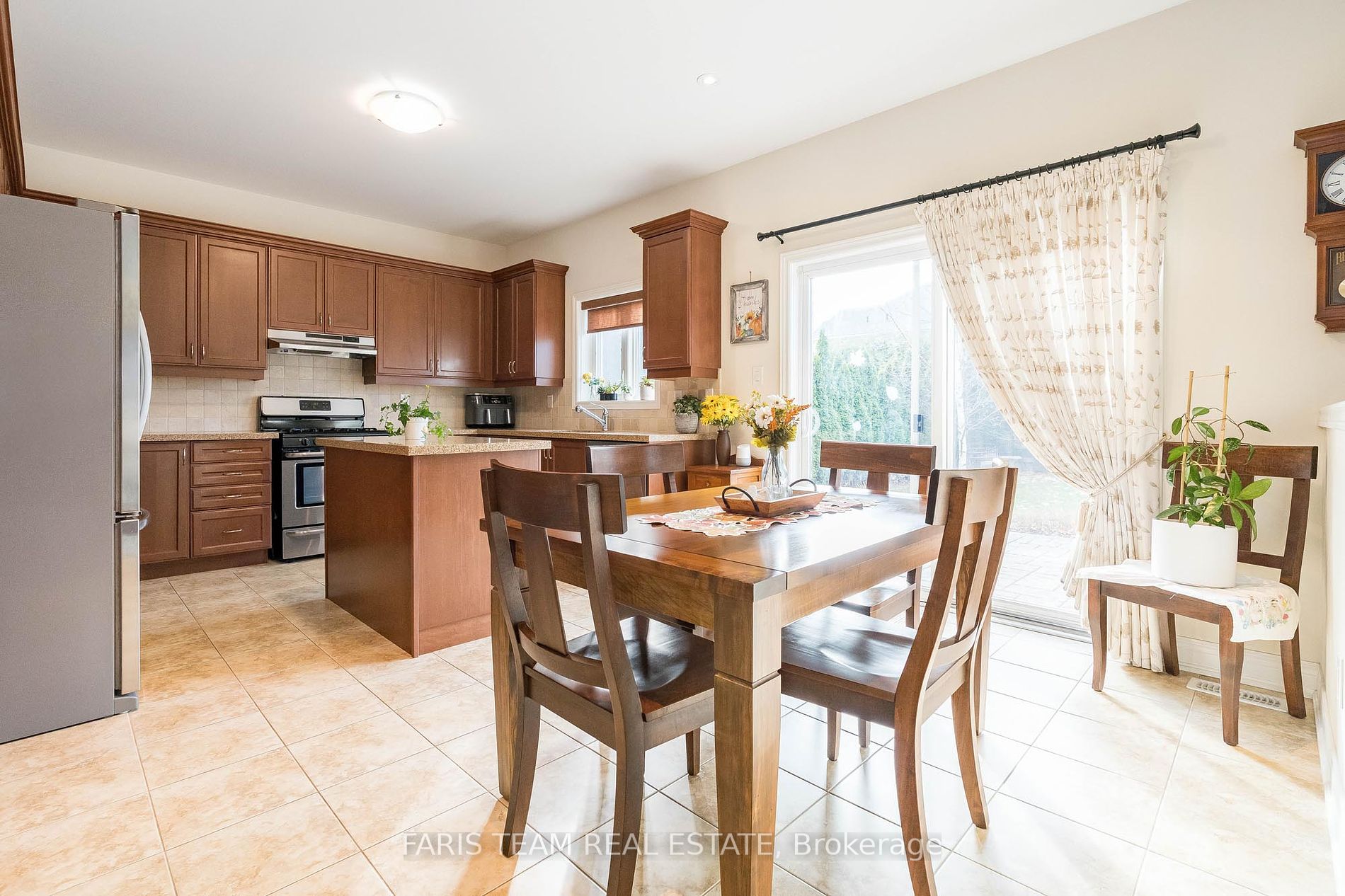 1158 Quaker Trail