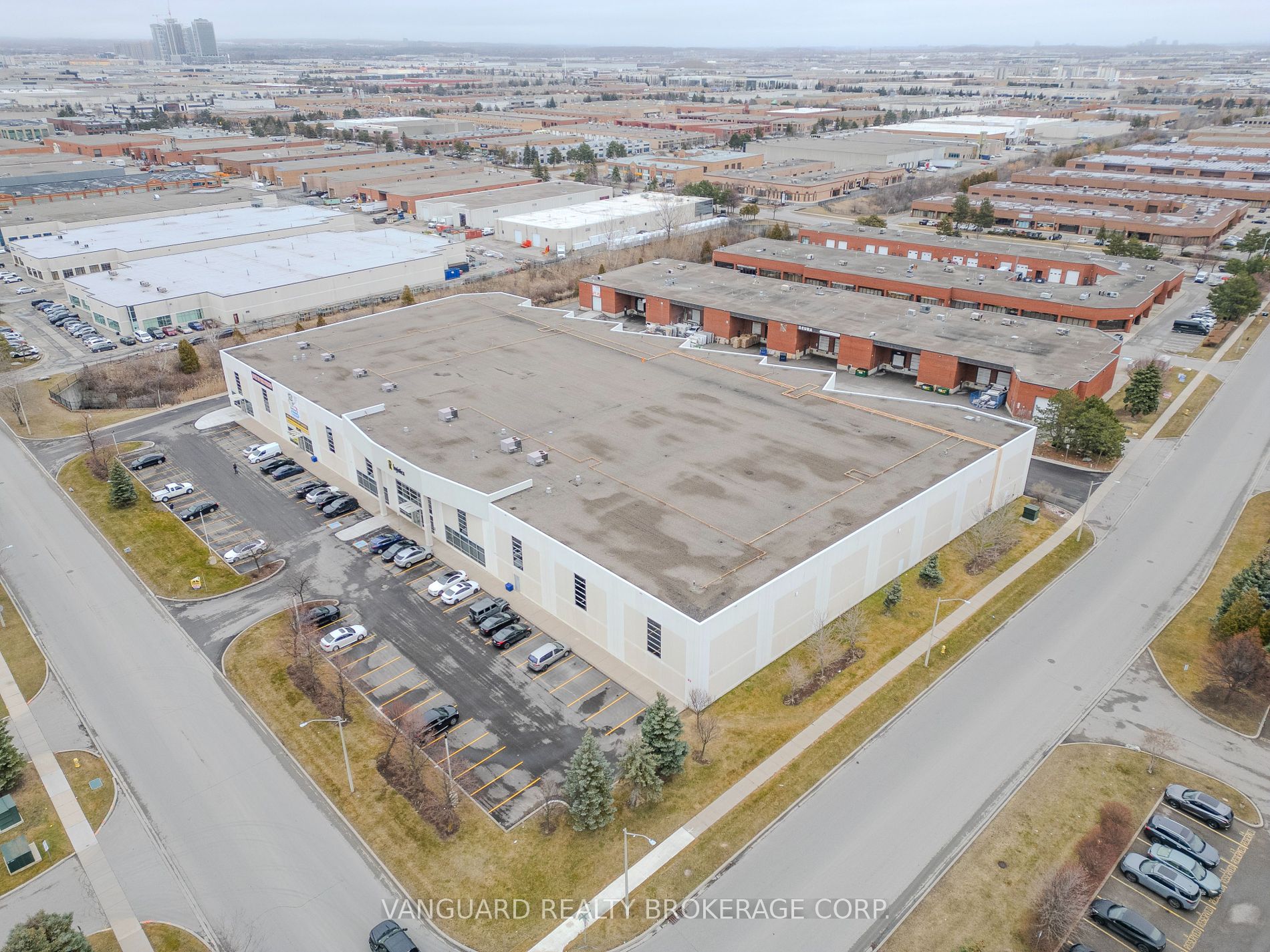 501 Applewood Cres