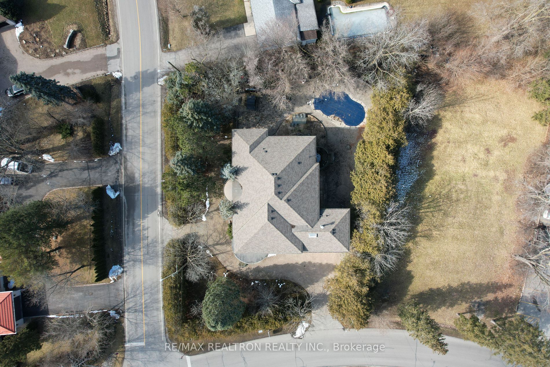 38 Thornridge Dr