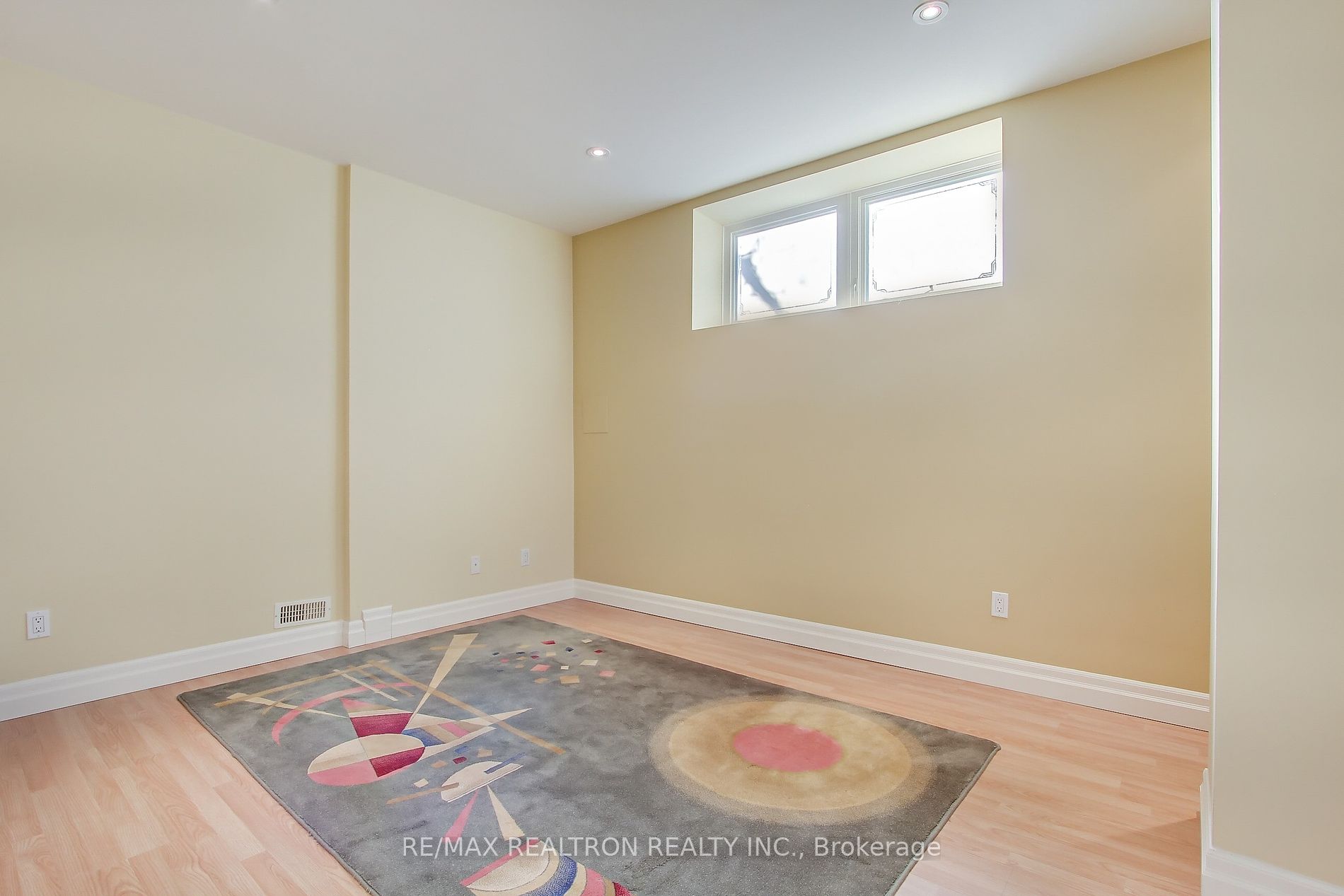 38 Thornridge Dr