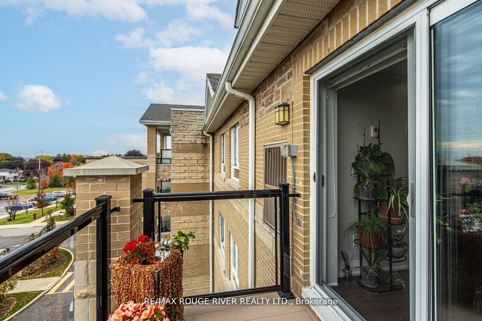 481 Rupert Ave, #405