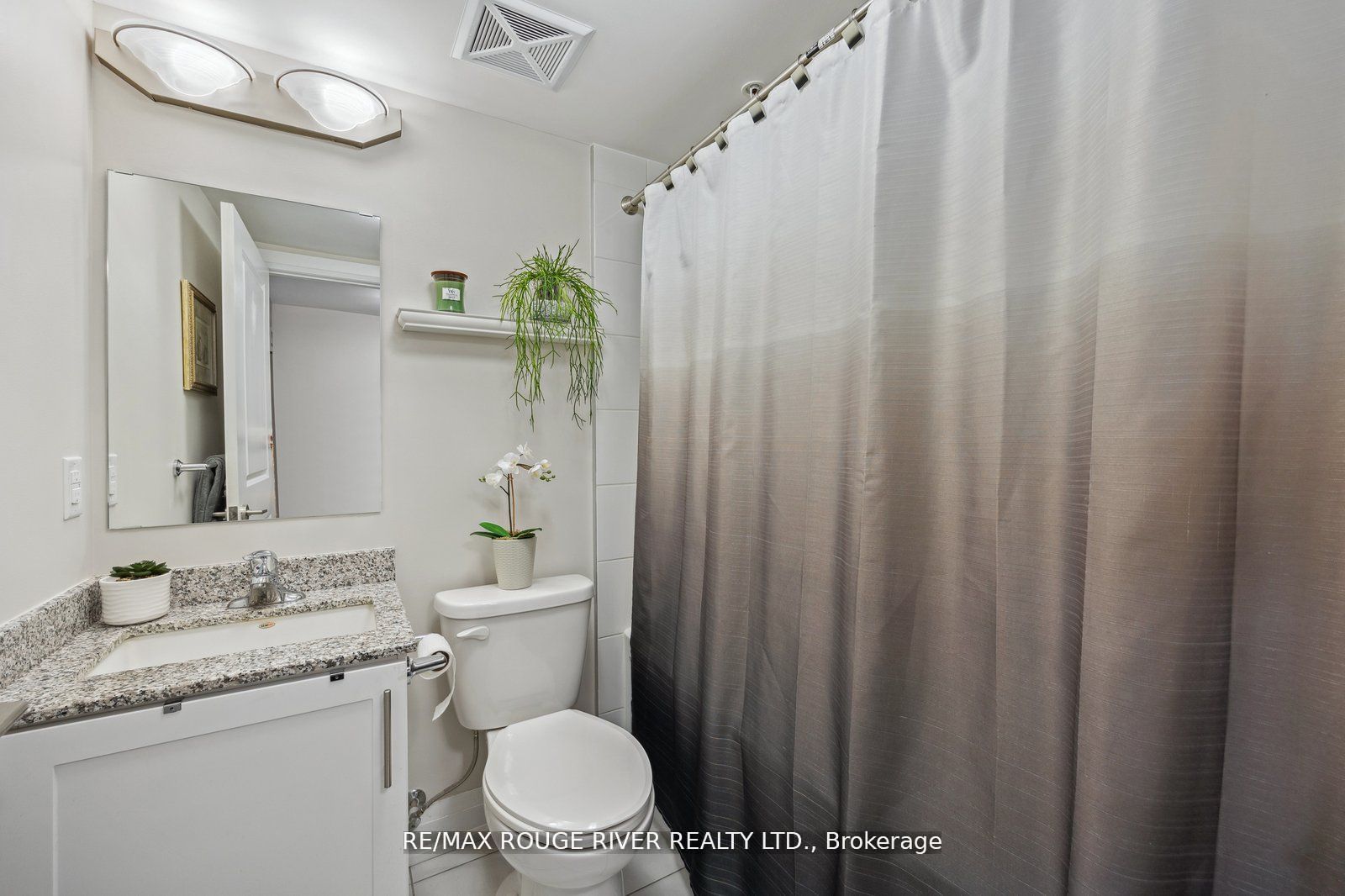 481 Rupert Ave, #405