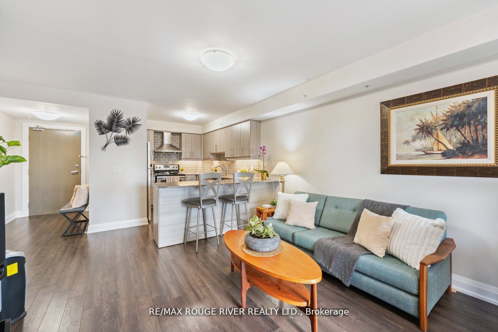 481 Rupert Ave, #405