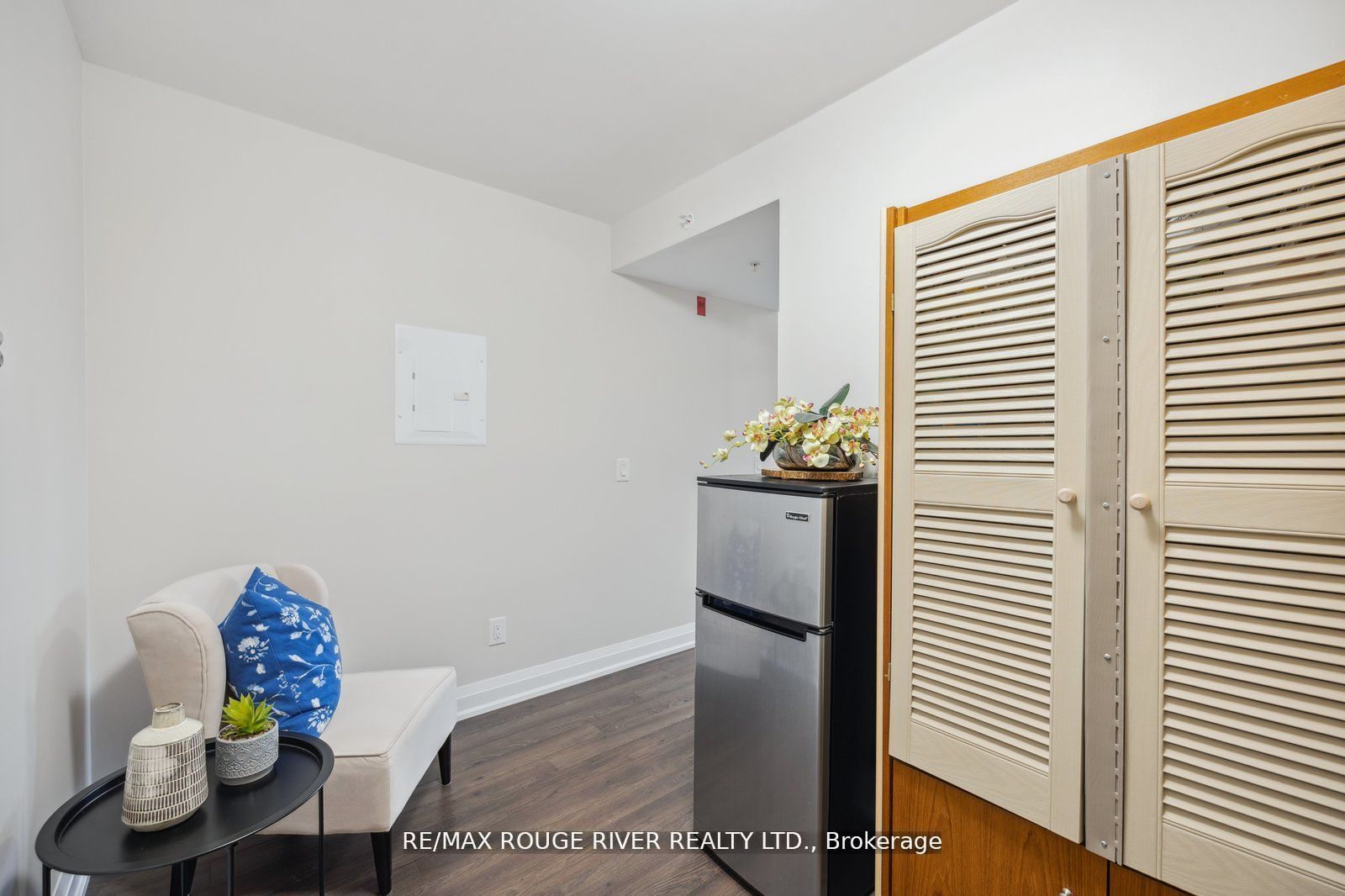 481 Rupert Ave, #405