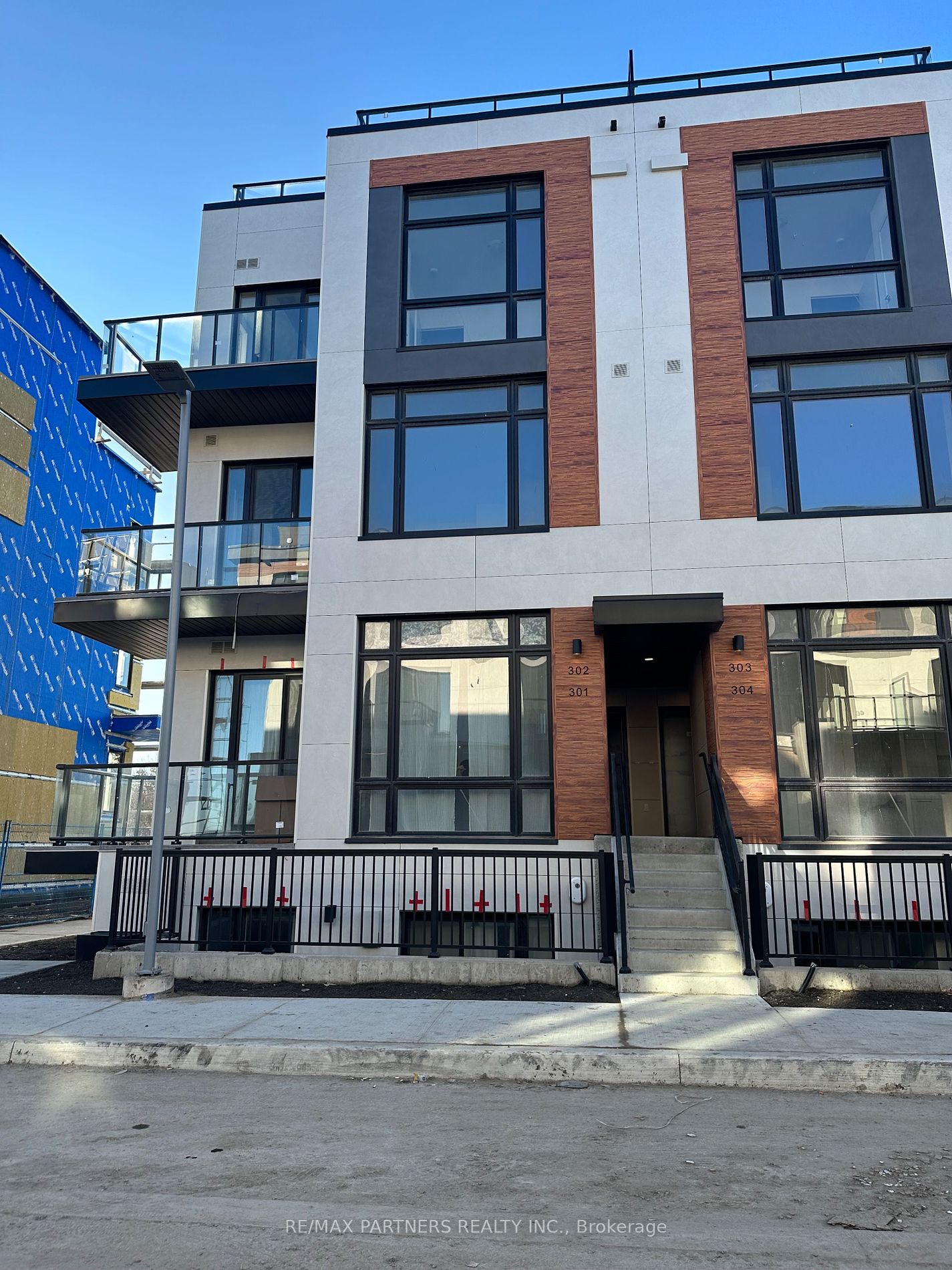 6 Steckley House Lane, #311