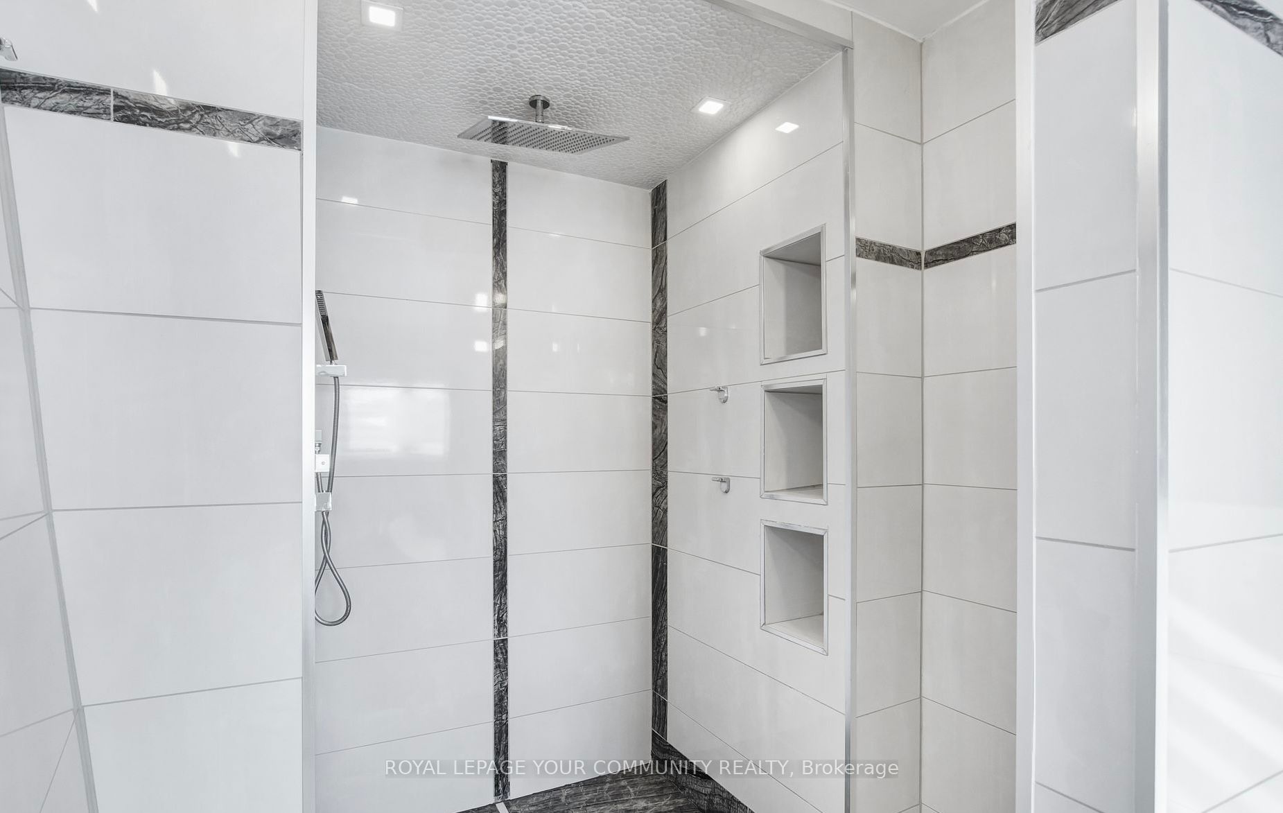 47 Amparo Dr