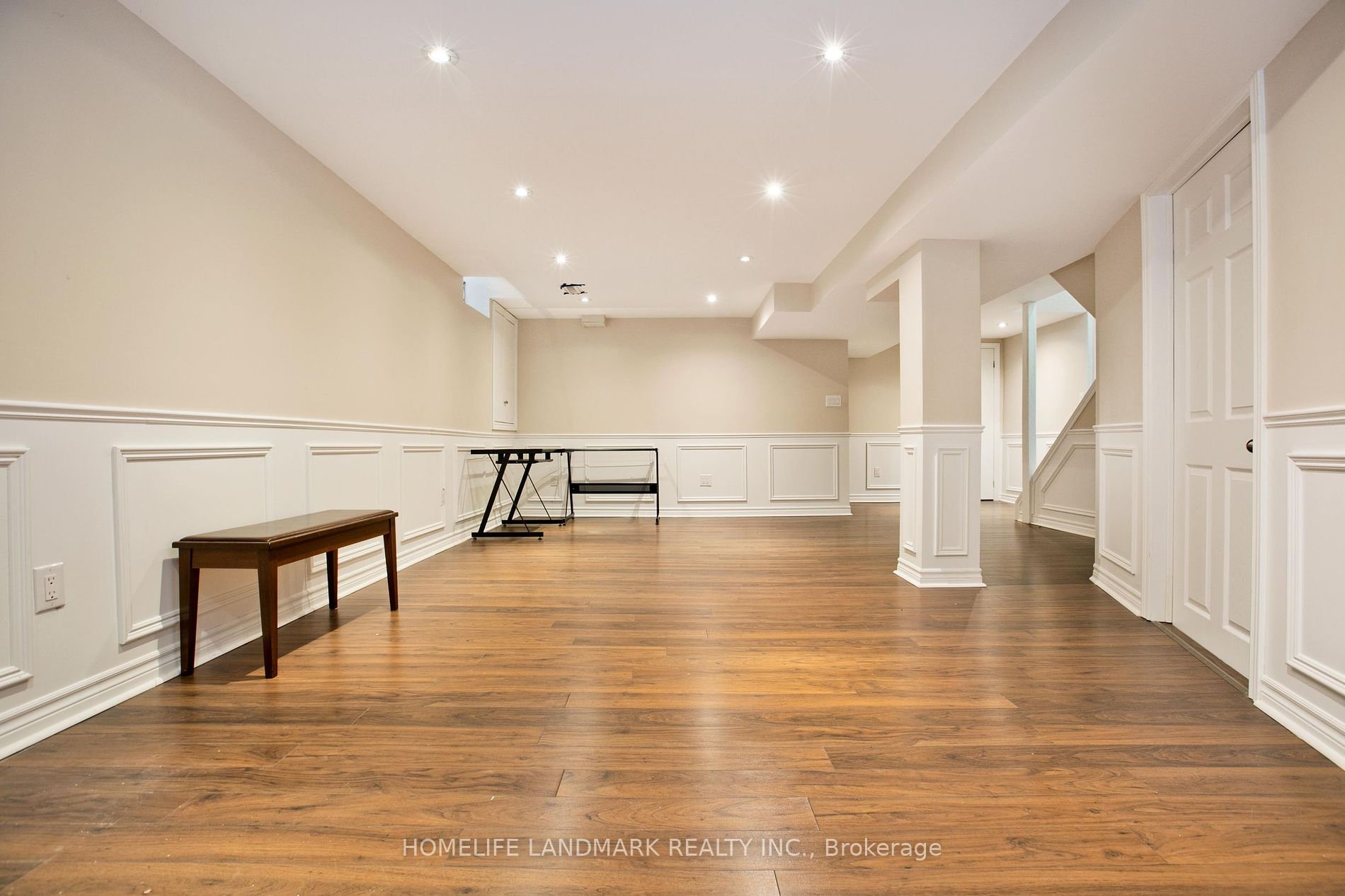 8 Laguna Crescent