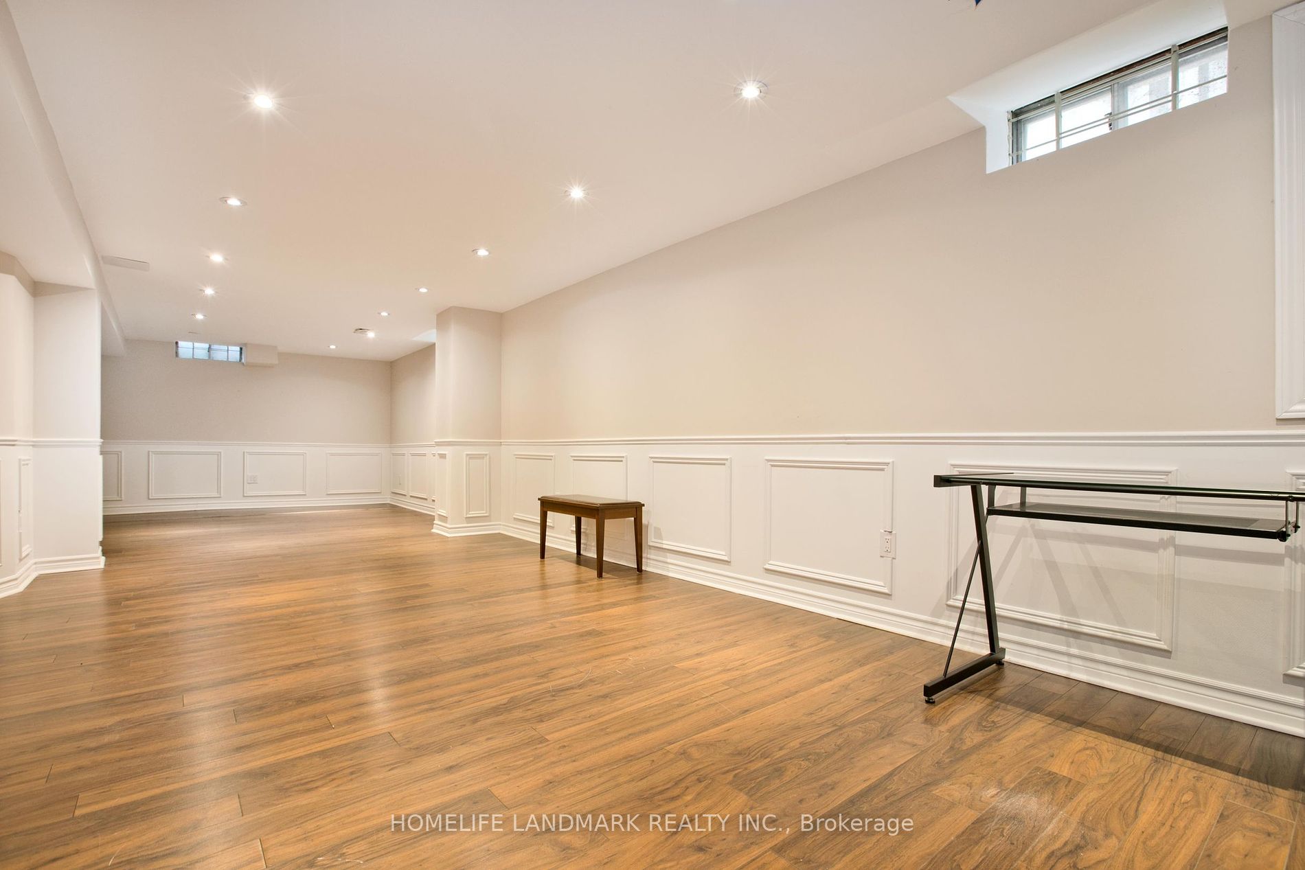 8 Laguna Crescent