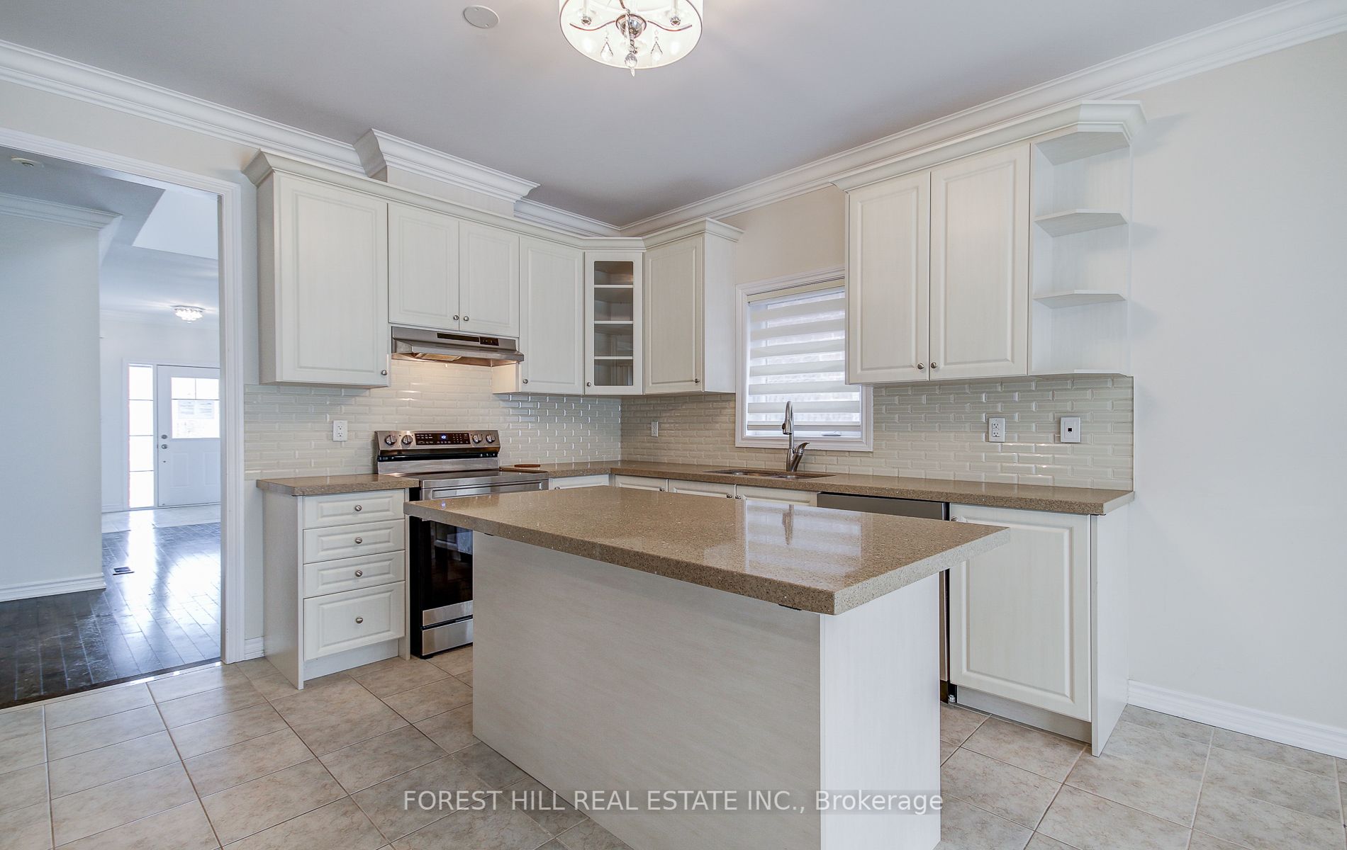 1153 Peelar Crescent