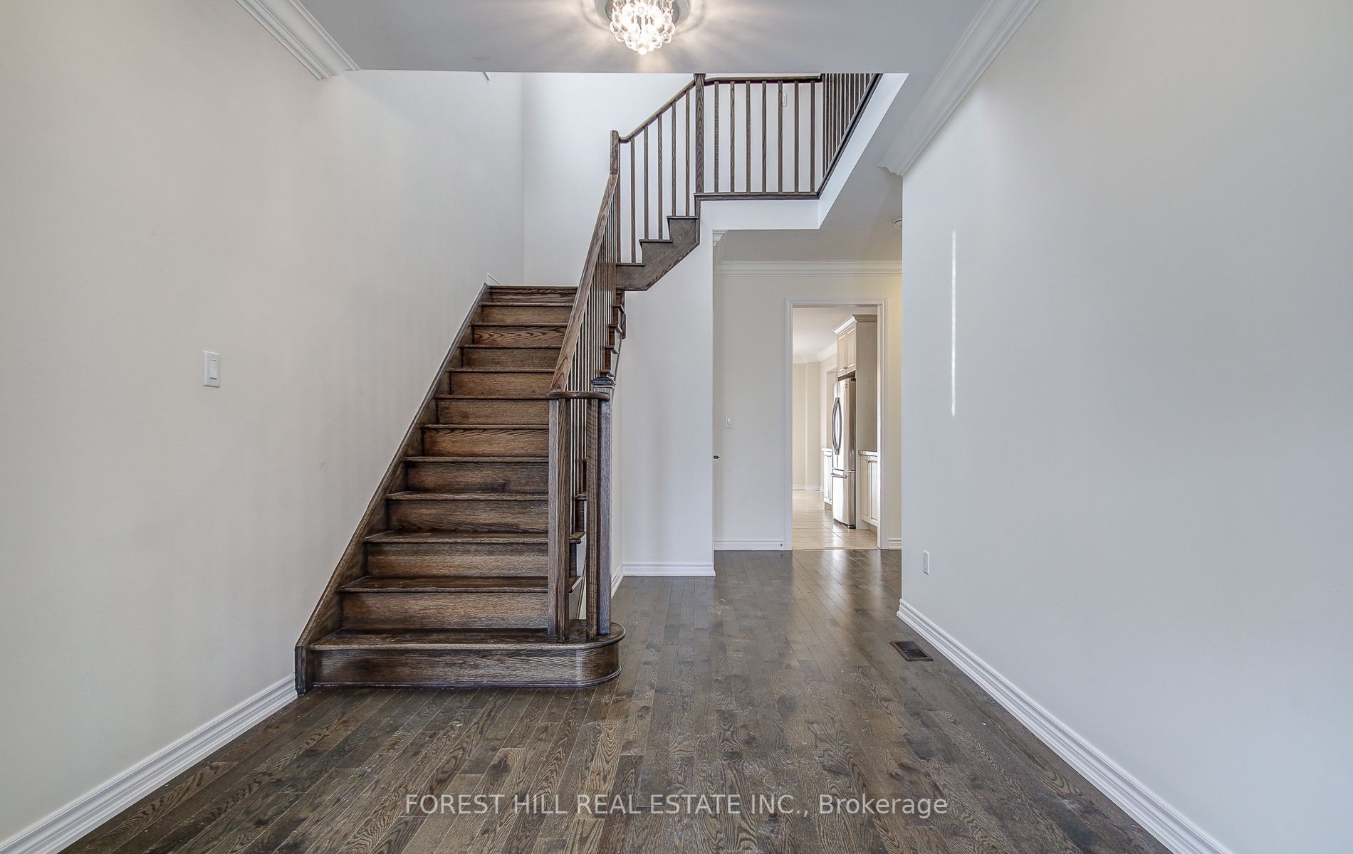 1153 Peelar Crescent