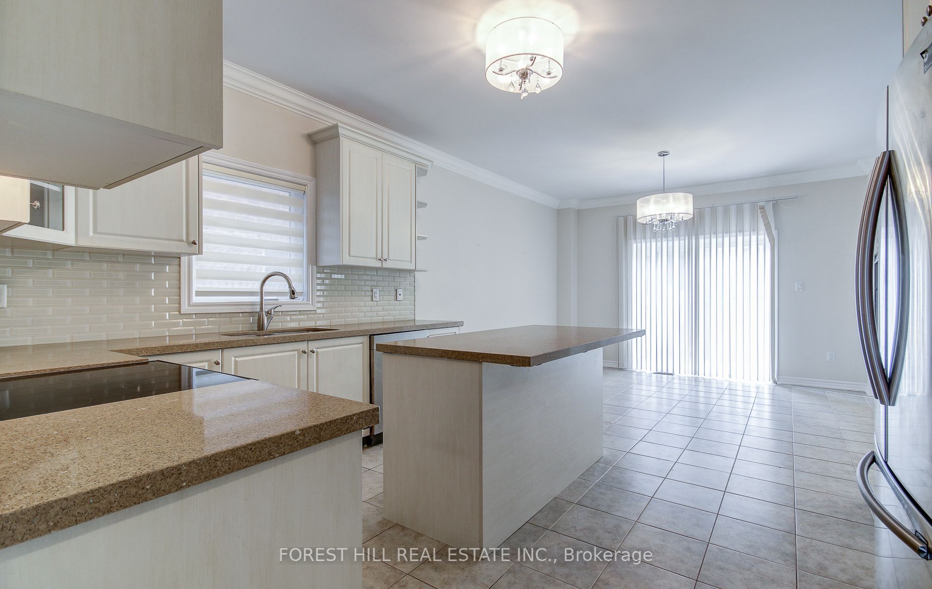 1153 Peelar Crescent