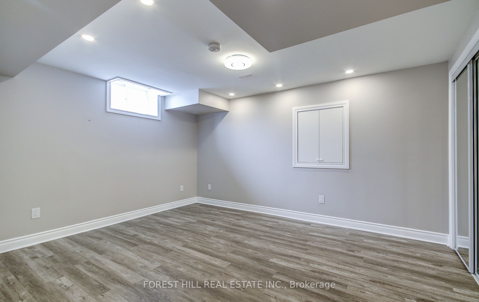 1153 Peelar Crescent