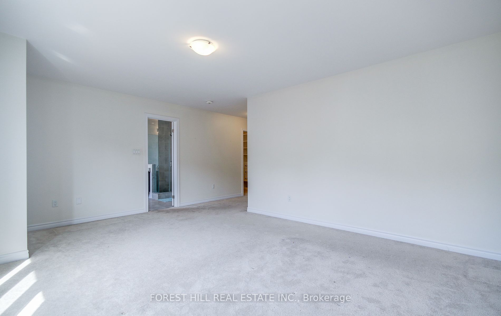 1153 Peelar Crescent