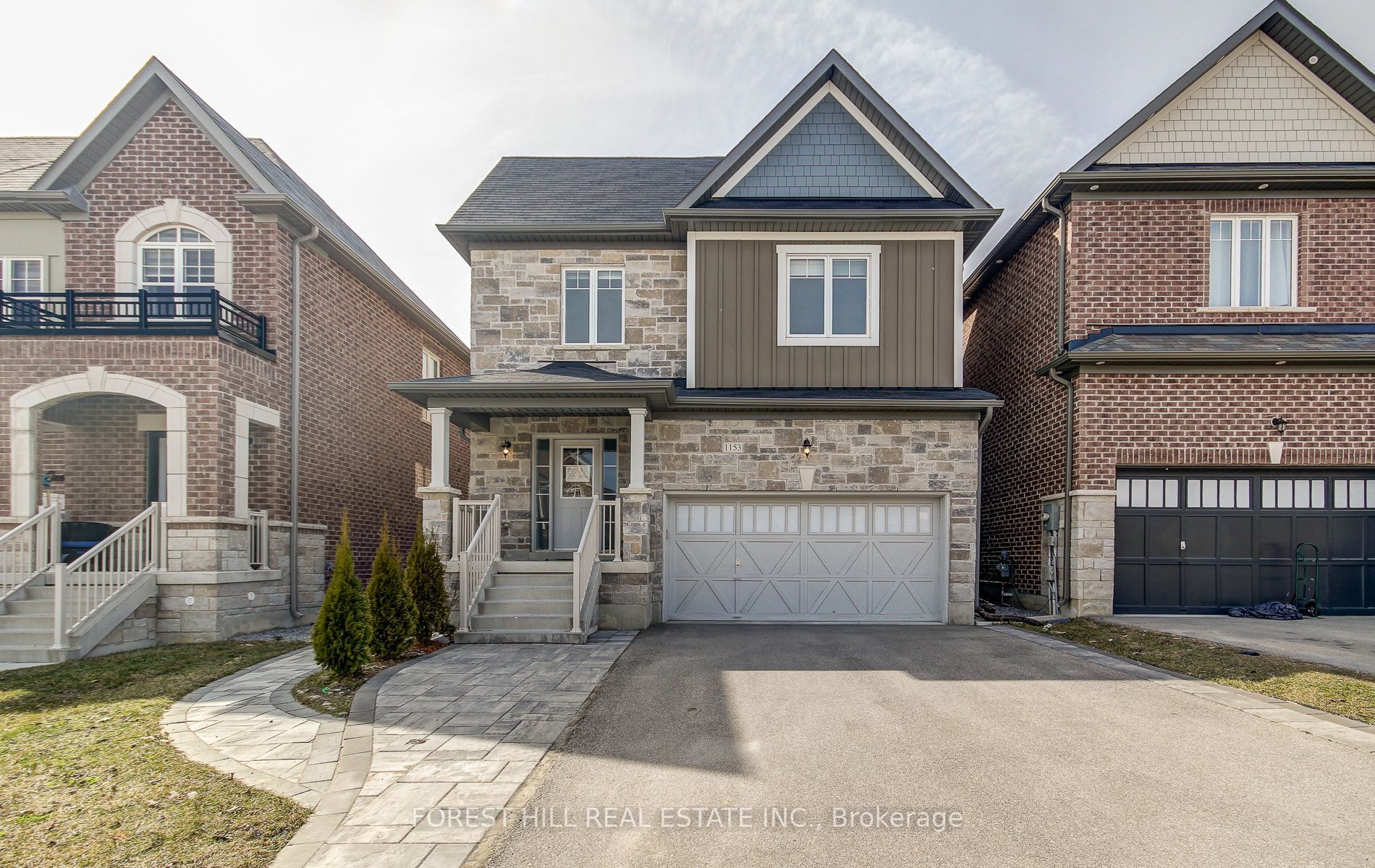 1153 Peelar Crescent