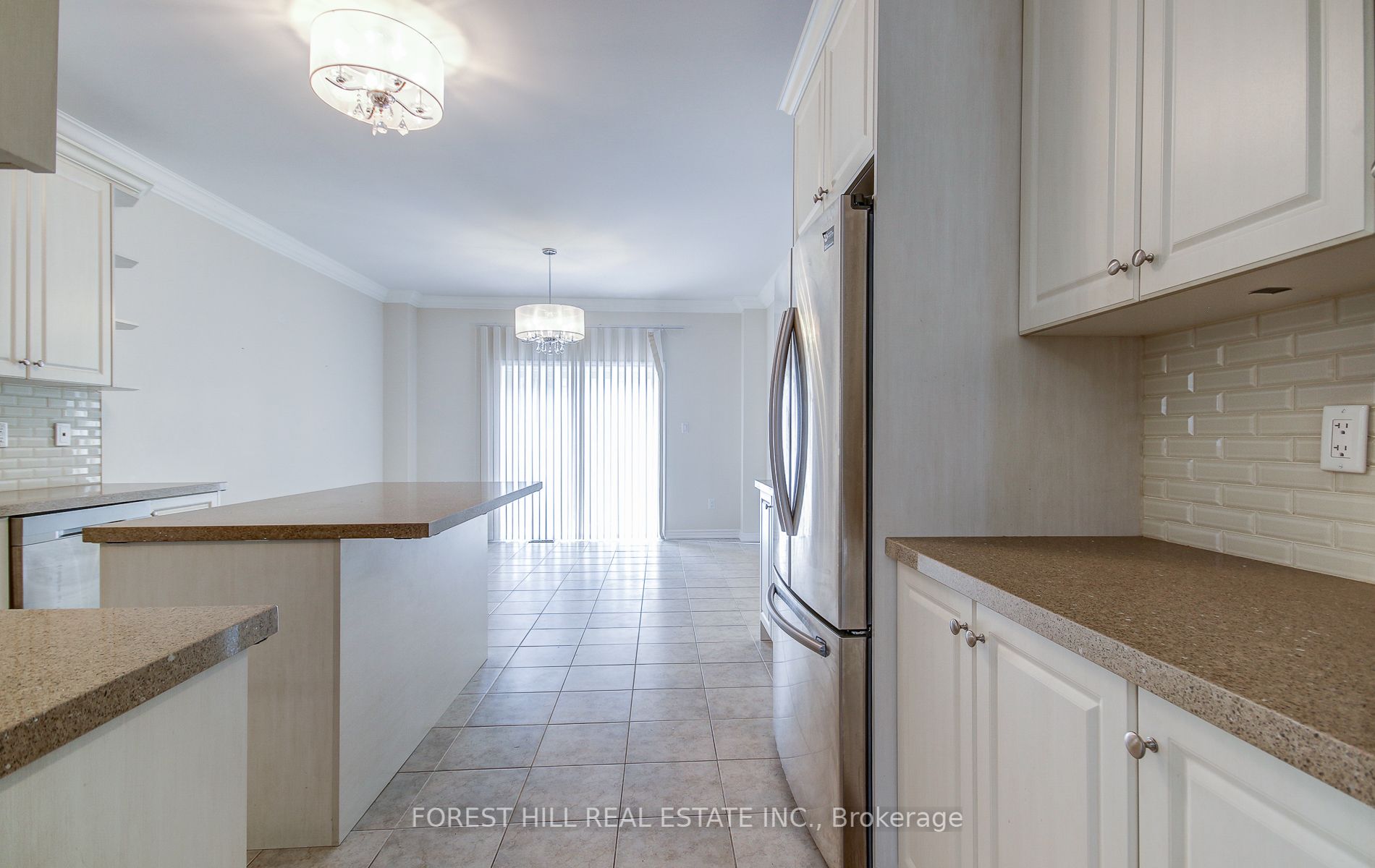 1153 Peelar Crescent