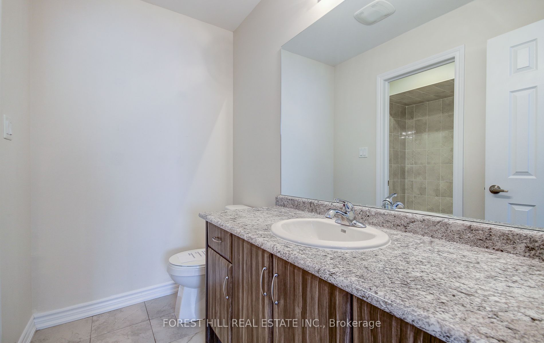 1153 Peelar Crescent