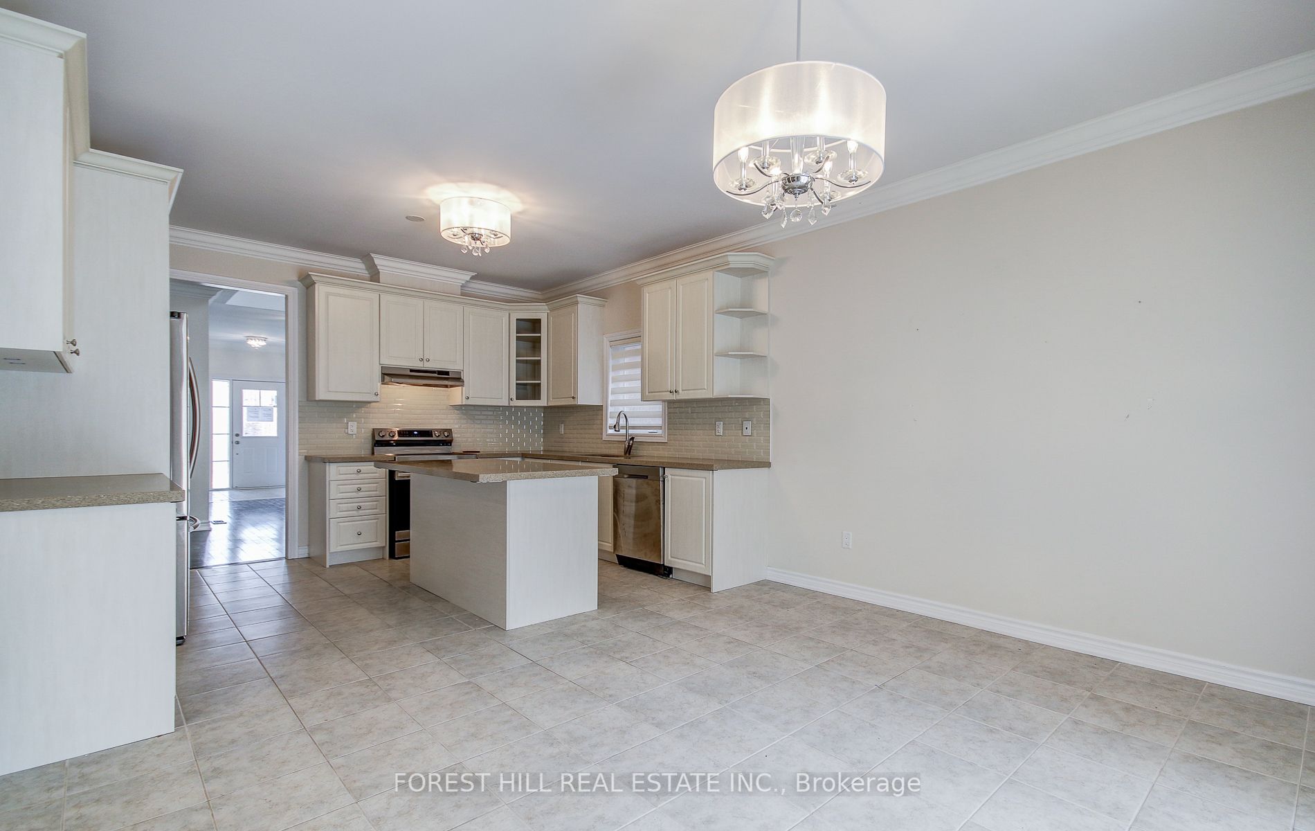 1153 Peelar Crescent