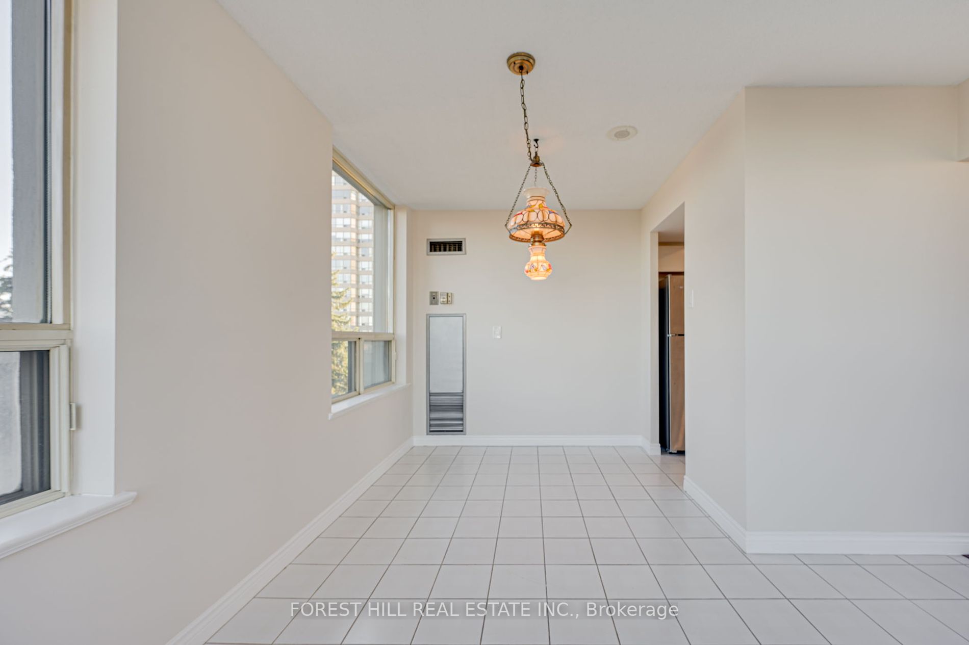 7 Townsgate Dr, #304