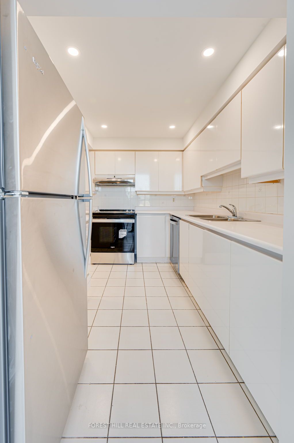 7 Townsgate Dr, #304