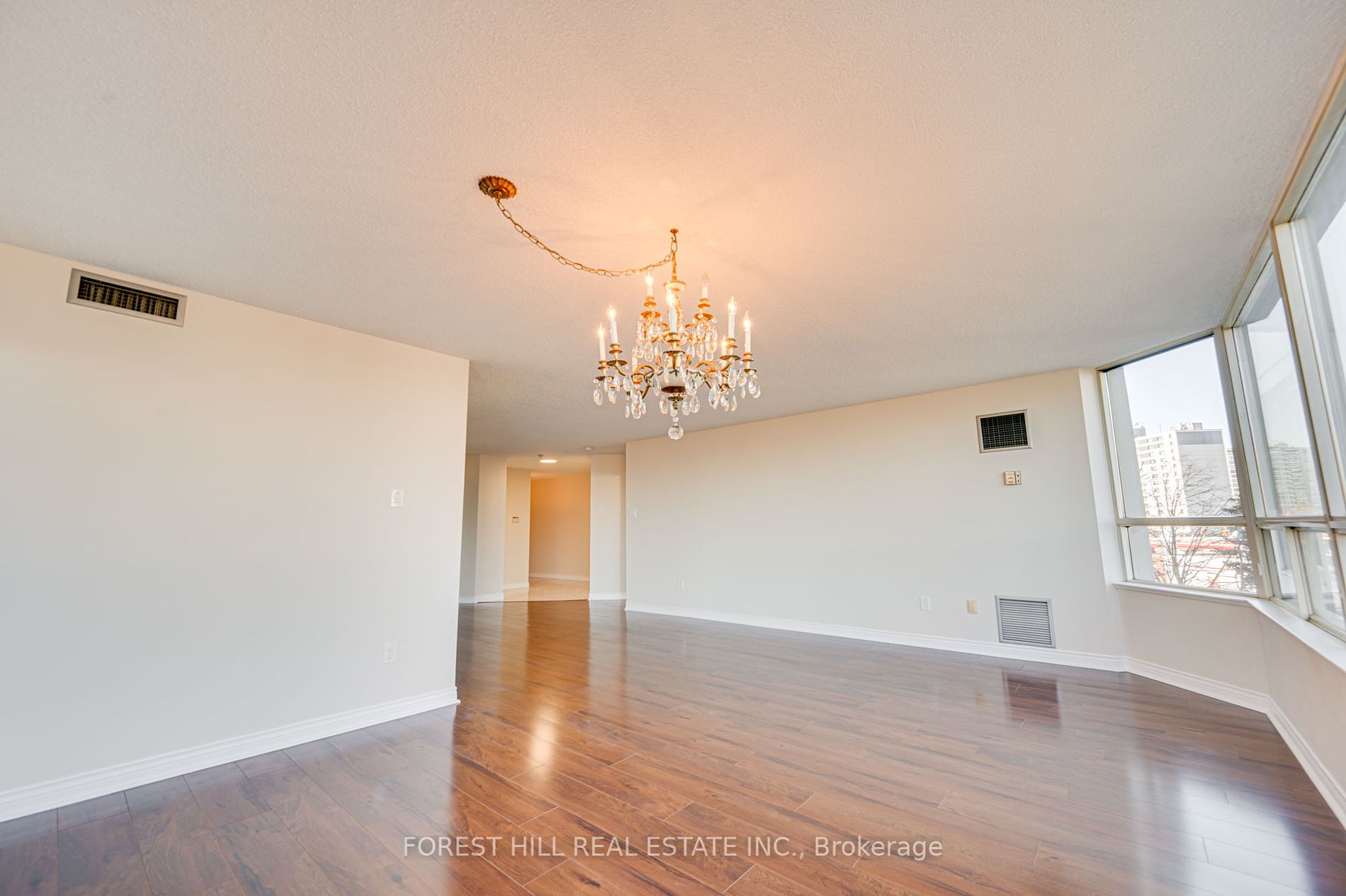 7 Townsgate Dr, #304