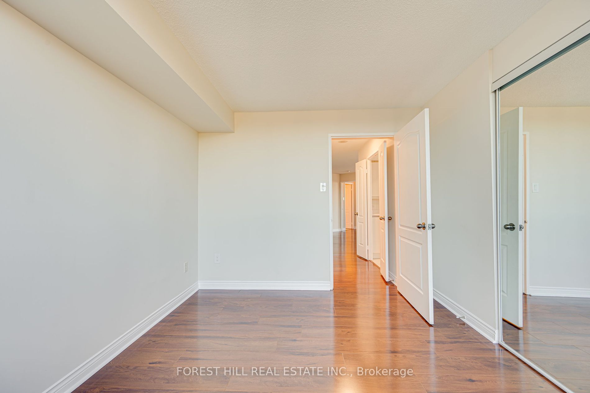 7 Townsgate Dr, #304