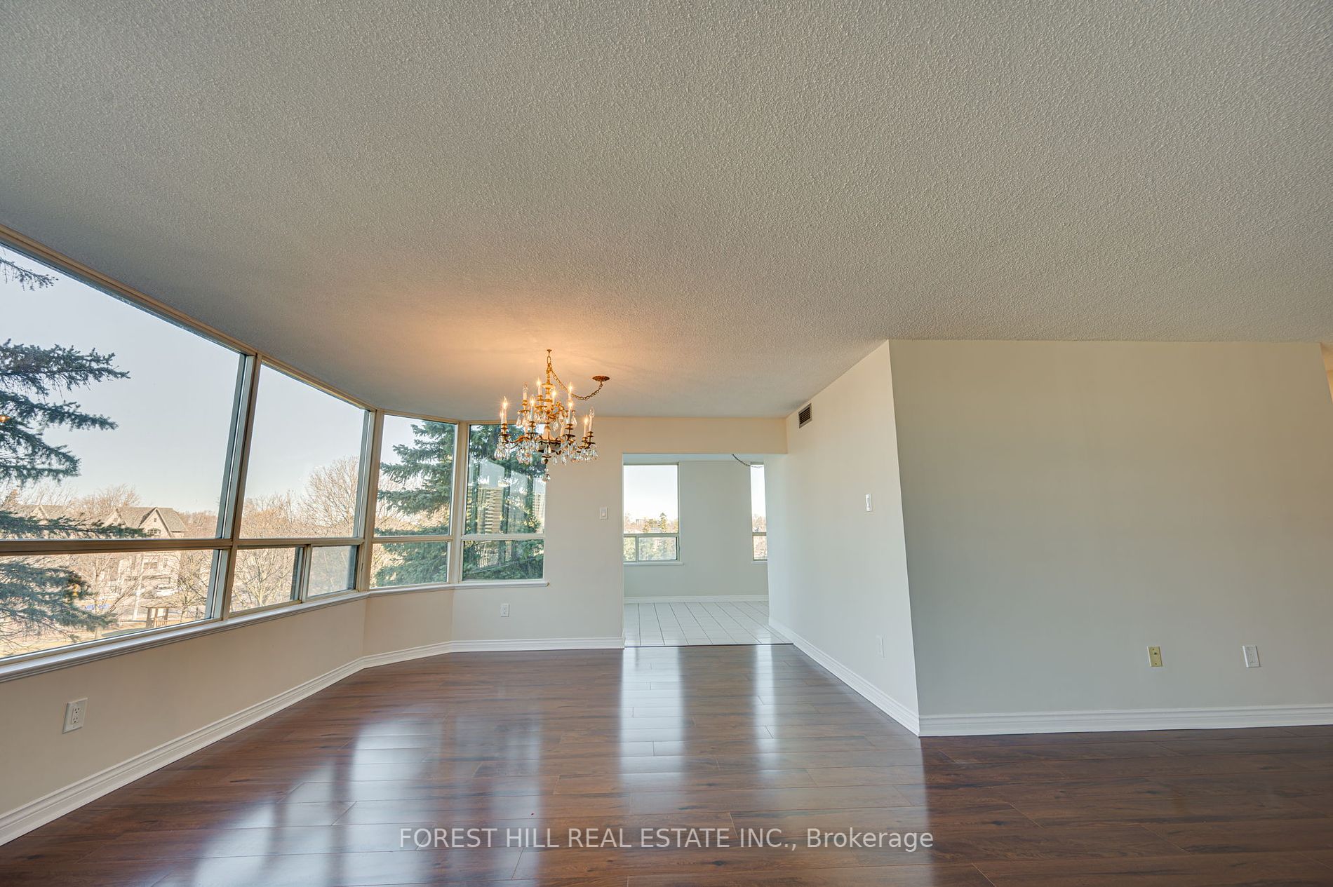 7 Townsgate Dr, #304