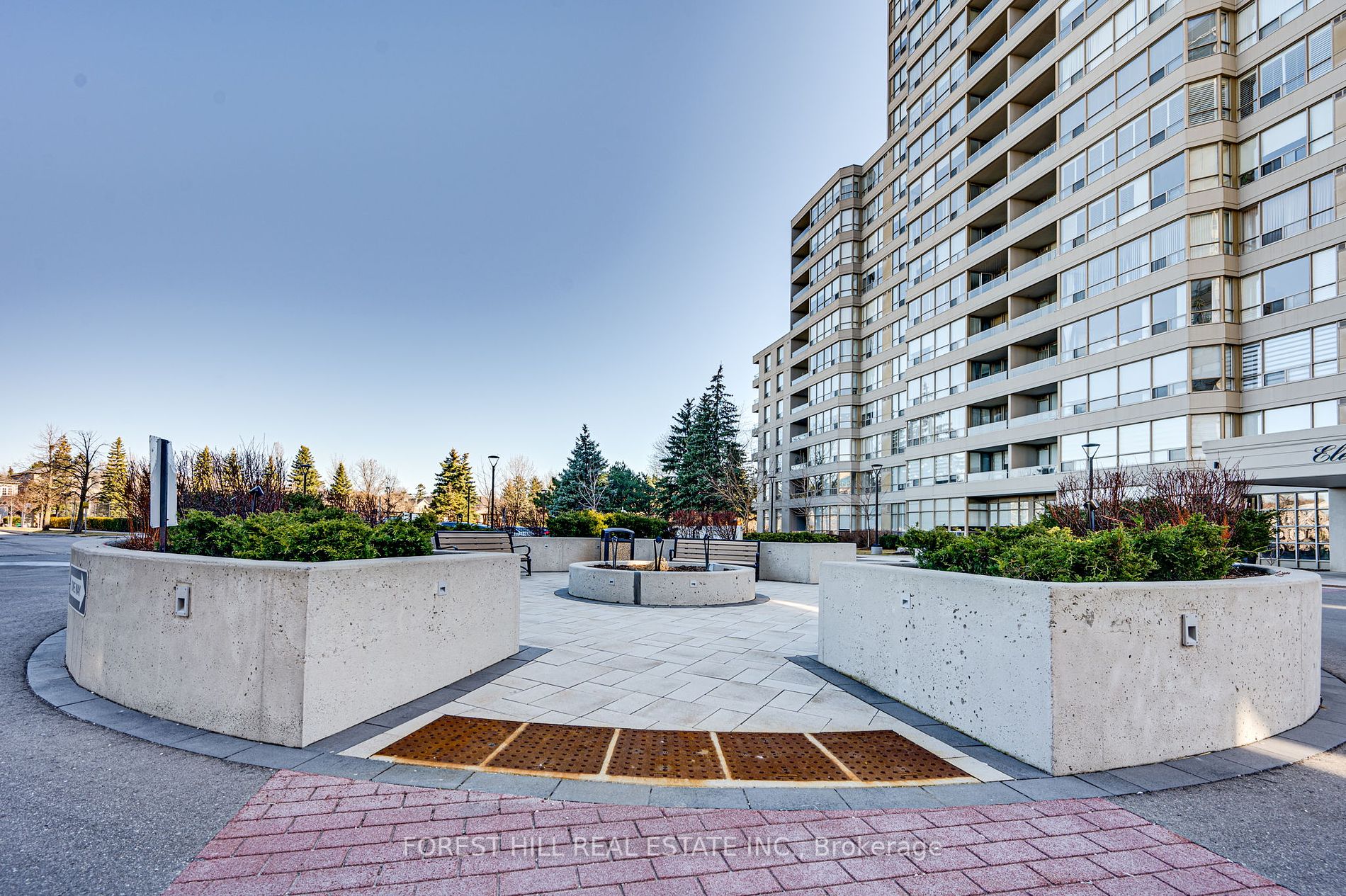7 Townsgate Dr, #304