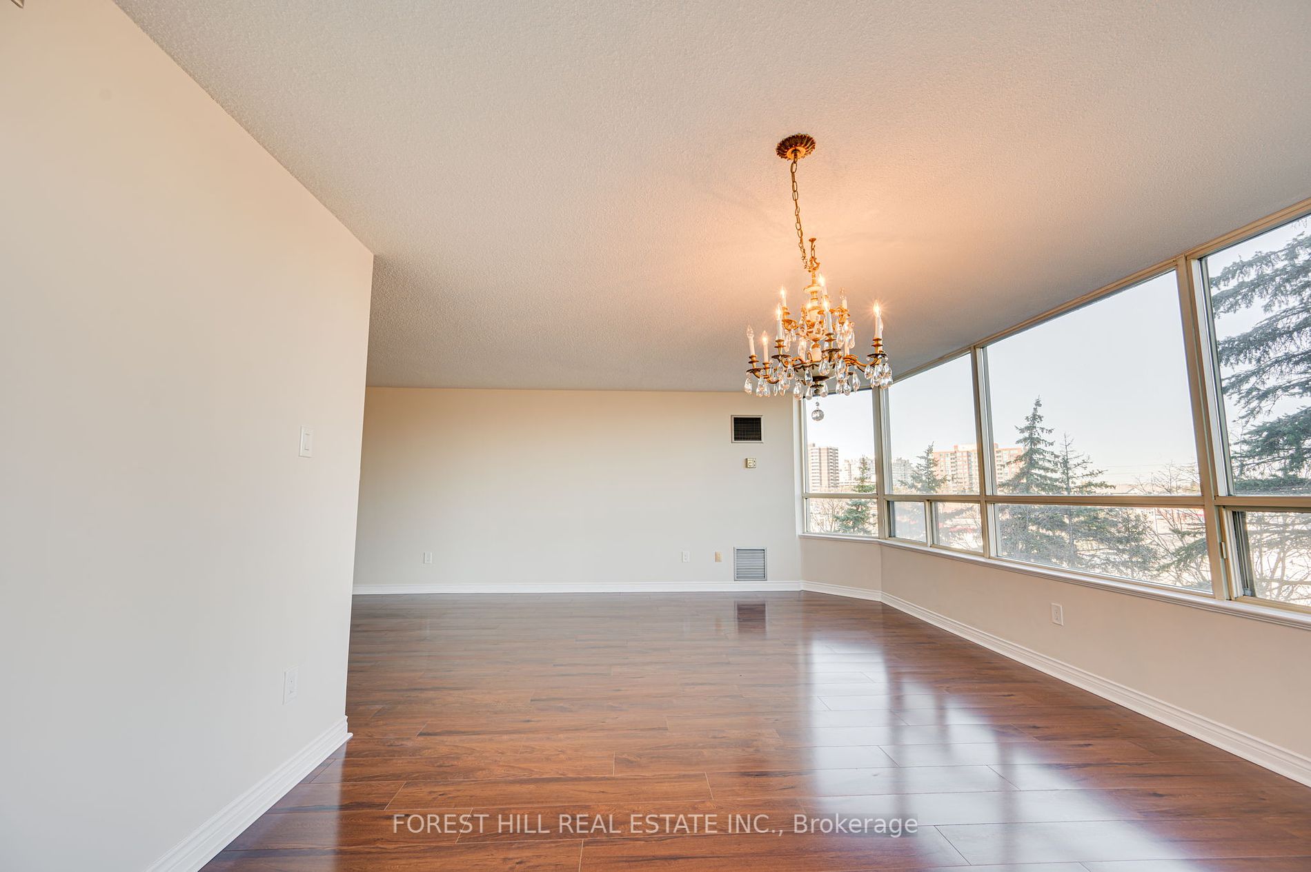7 Townsgate Dr, #304