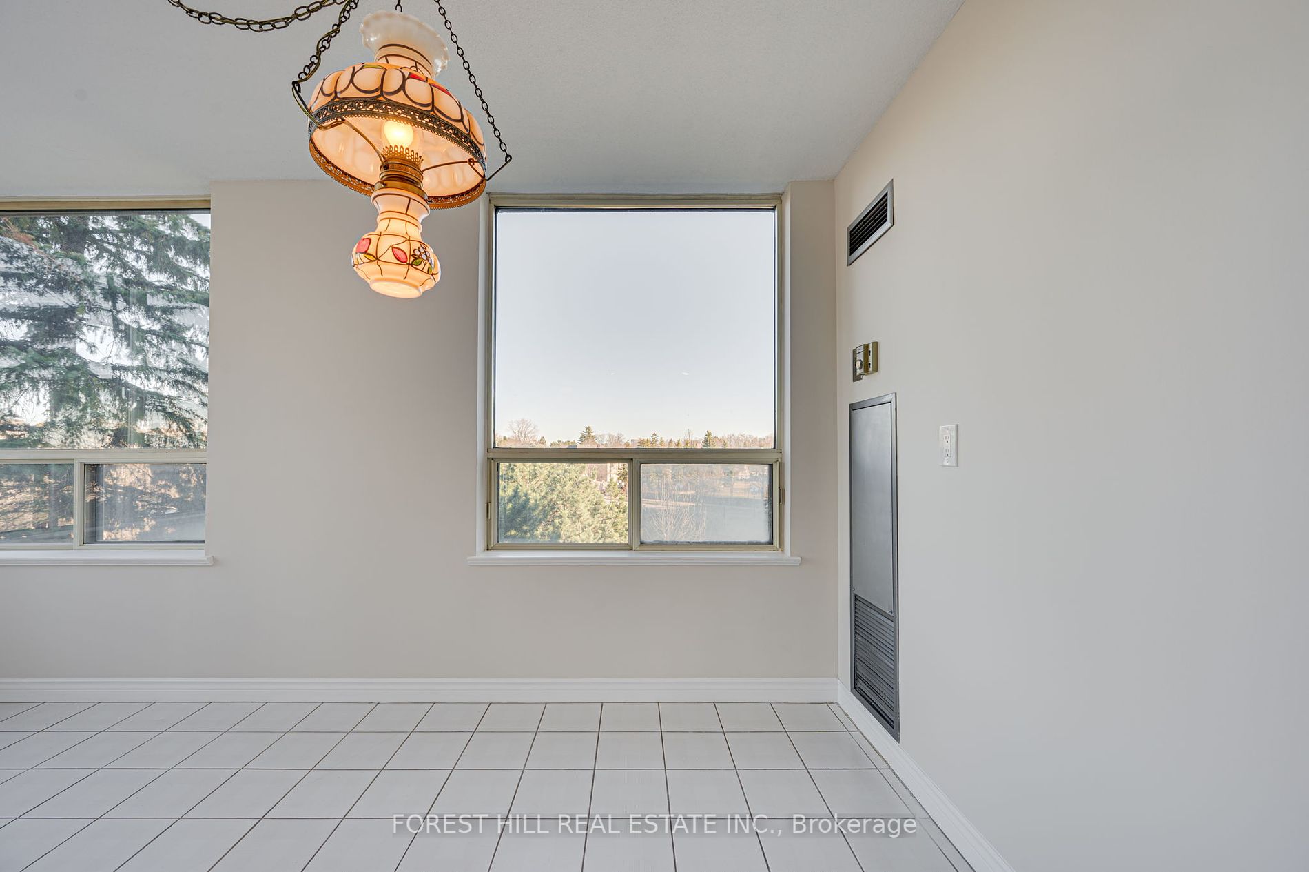 7 Townsgate Dr, #304