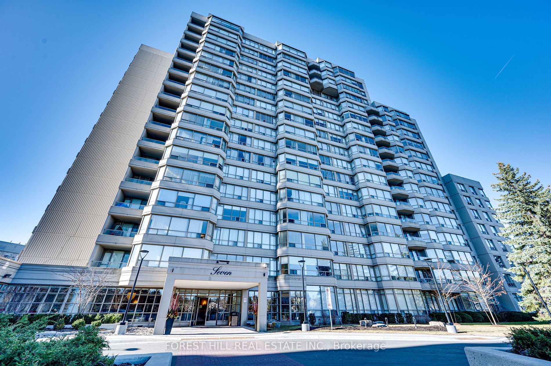 7 Townsgate Dr, #304