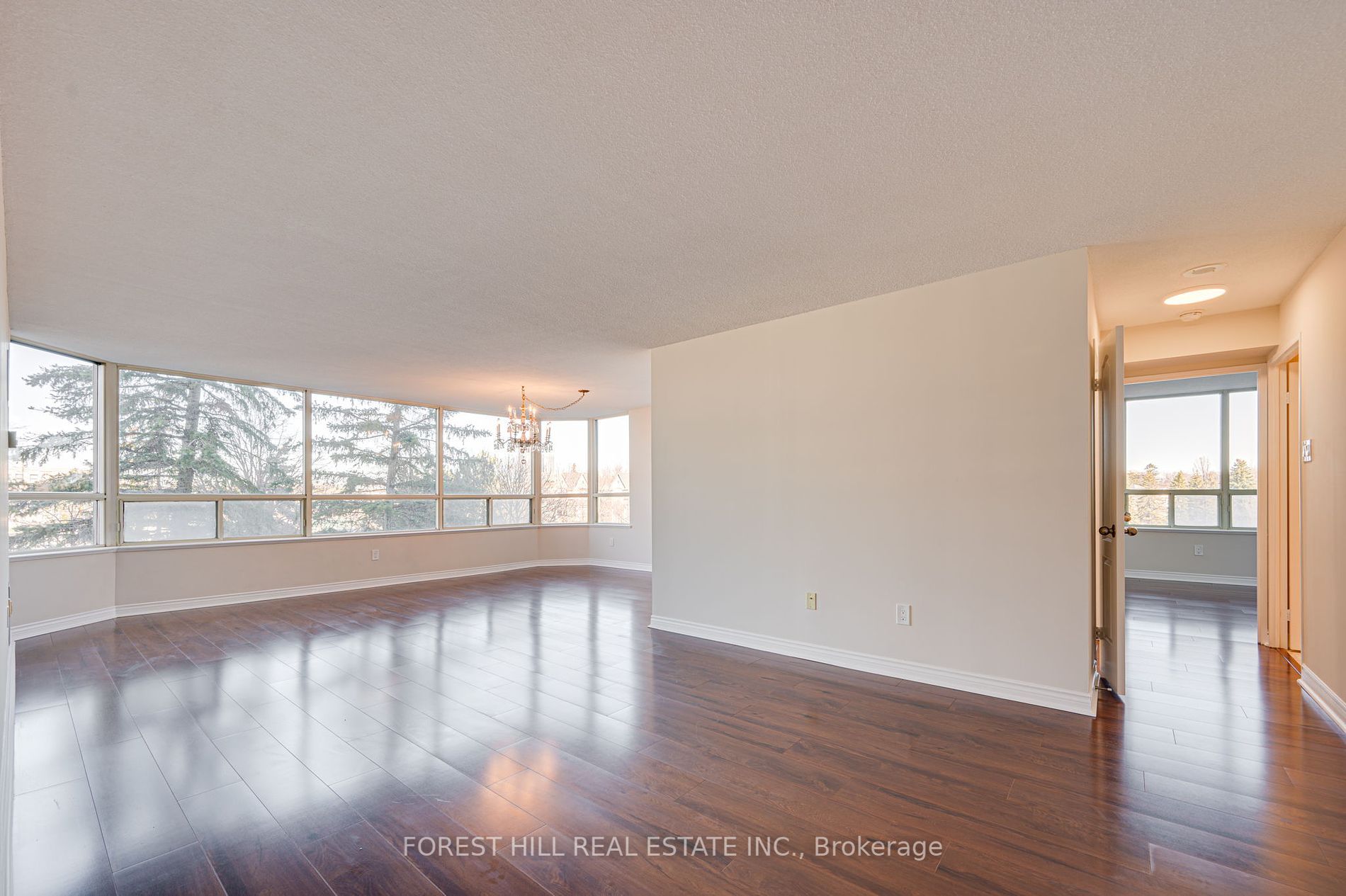 7 Townsgate Dr, #304