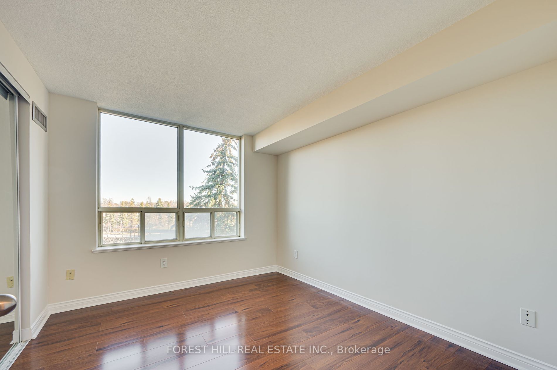 7 Townsgate Dr, #304